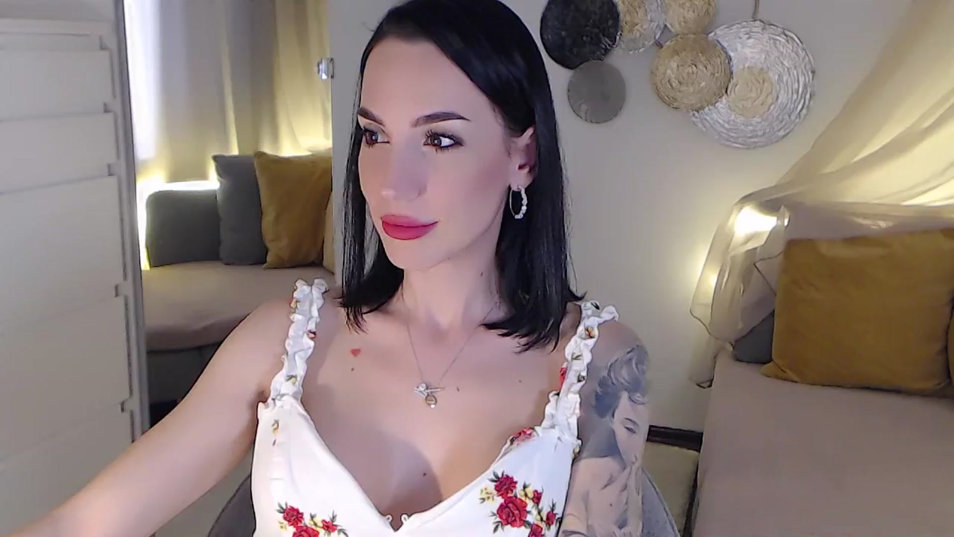 Gallery image thumbnail from RubinRosey's myfreecams stream on, 06/21/2025, 14:17 image 2 of 20