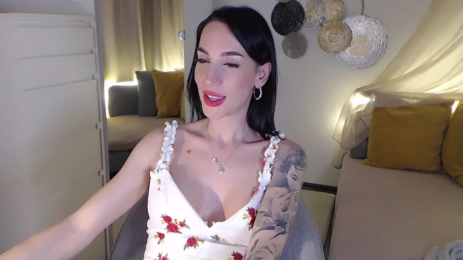 Gallery image thumbnail from RubinRosey's myfreecams stream on, 06/21/2025, 18:21 image 10 of 20