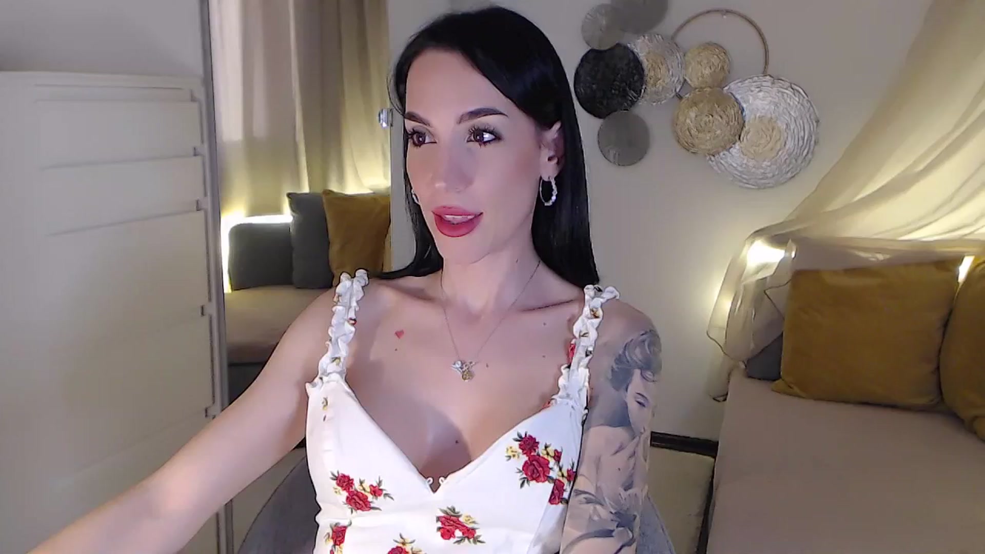 Gallery image thumbnail from RubinRosey's myfreecams stream on, 06/21/2025, 18:21 image 1 of 20