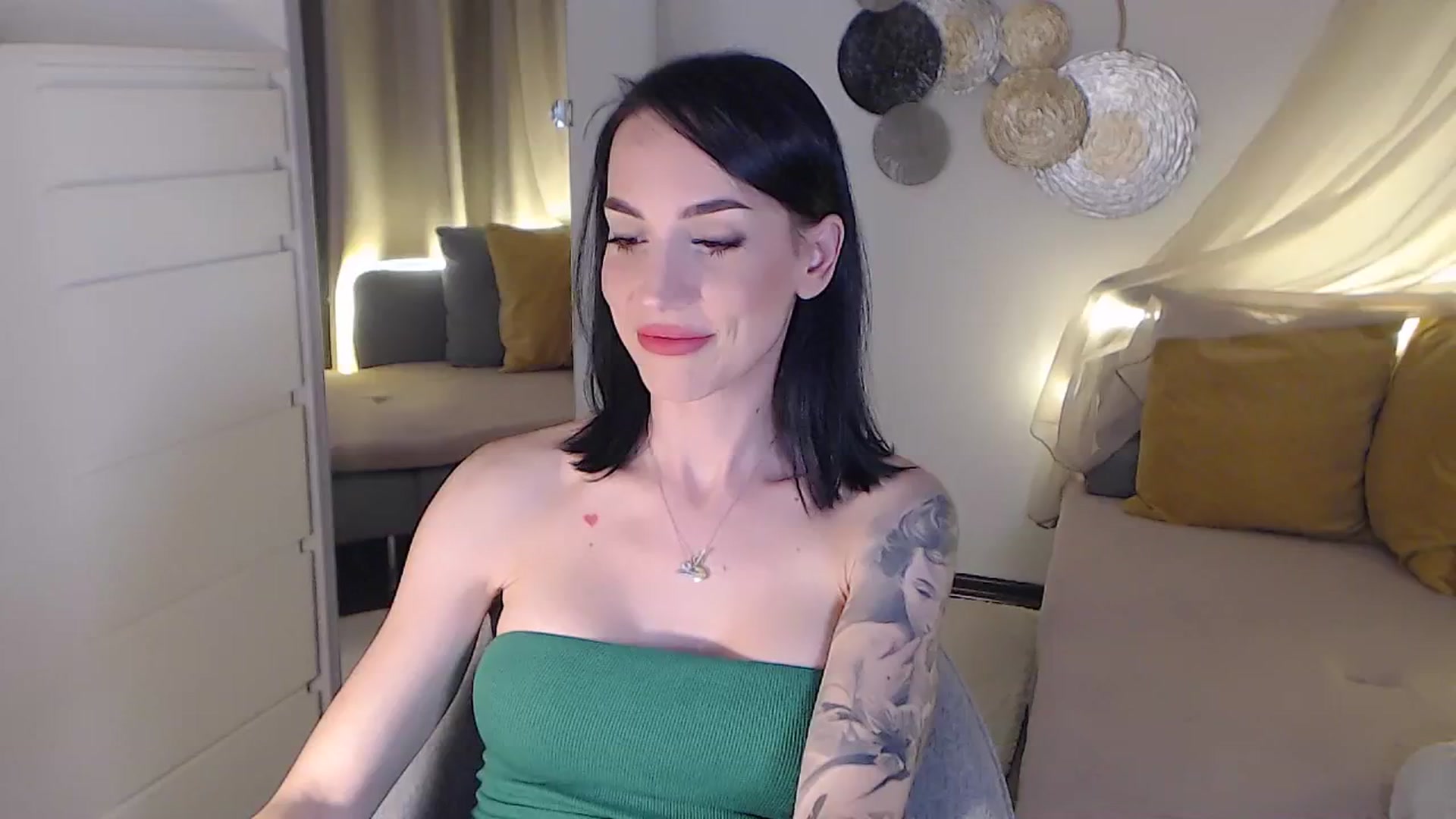Gallery image thumbnail from RubinRosey's myfreecams stream on, 06/22/2025, 19:11 image 10 of 20
