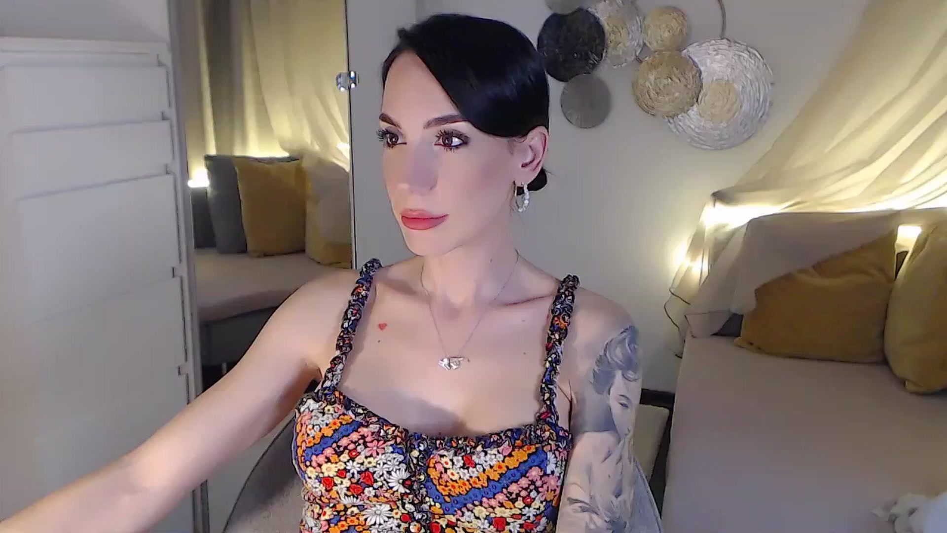 Gallery image thumbnail from RubinRosey's myfreecams stream on, 06/27/2025, 19:00 image 1 of 20