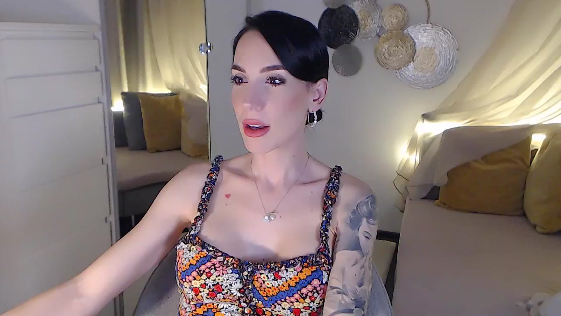 Gallery image thumbnail from RubinRosey's myfreecams stream on, 06/27/2025, 19:00 image 5 of 20