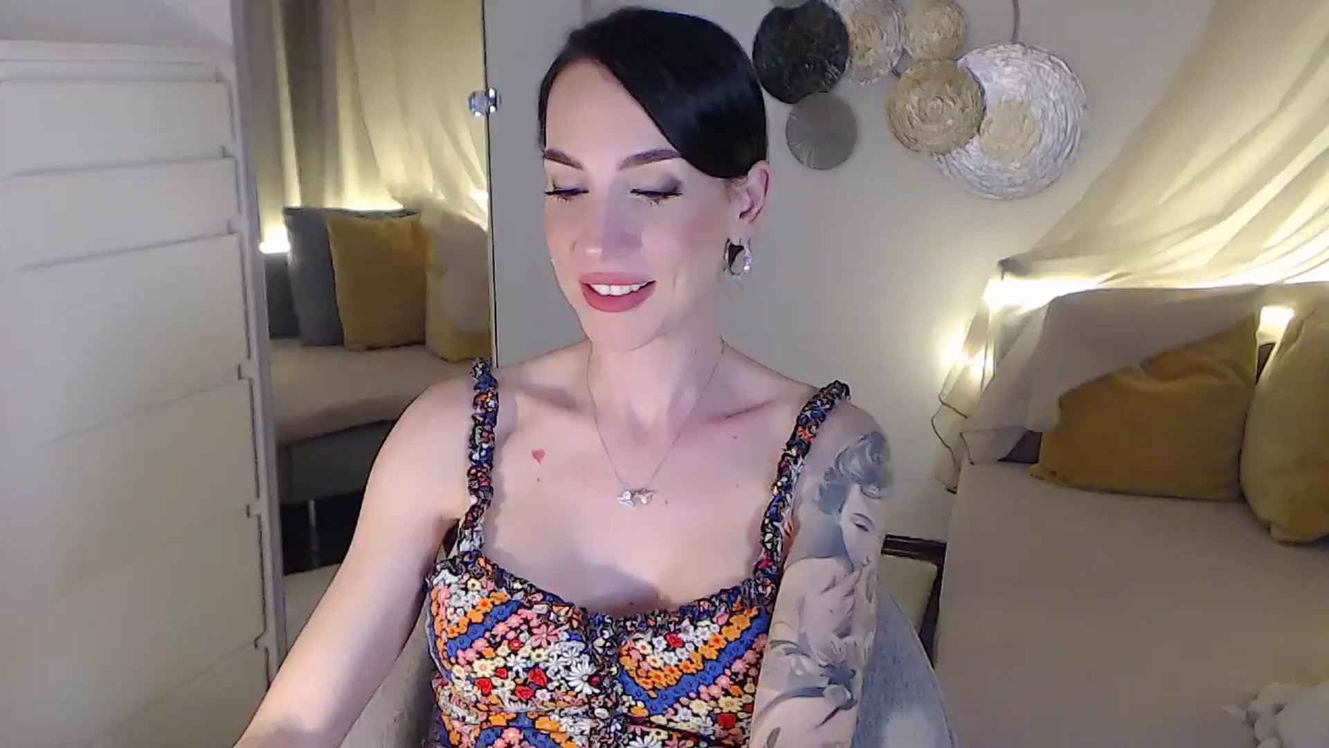 Gallery image thumbnail from RubinRosey's myfreecams stream on, 06/27/2025, 19:00 image 20 of 20
