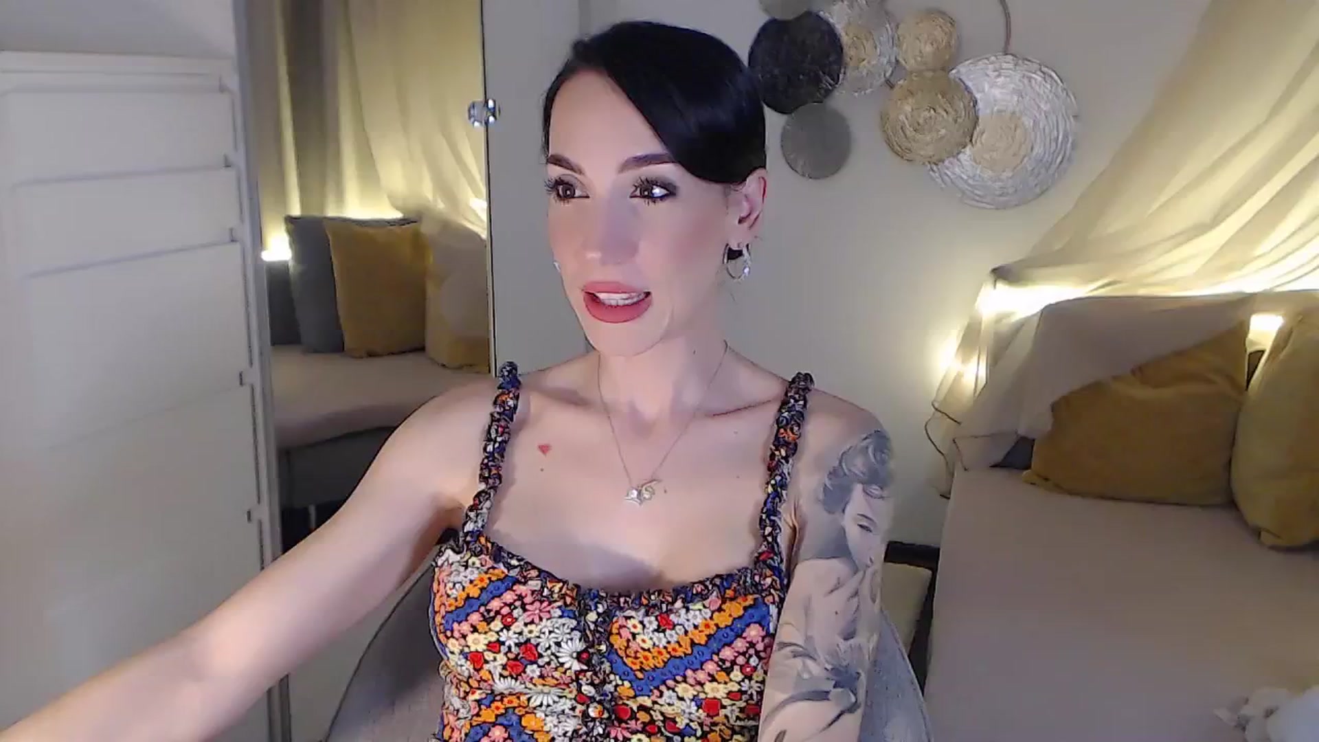 Gallery image thumbnail from RubinRosey's myfreecams stream on, 06/27/2025, 19:00 image 3 of 20