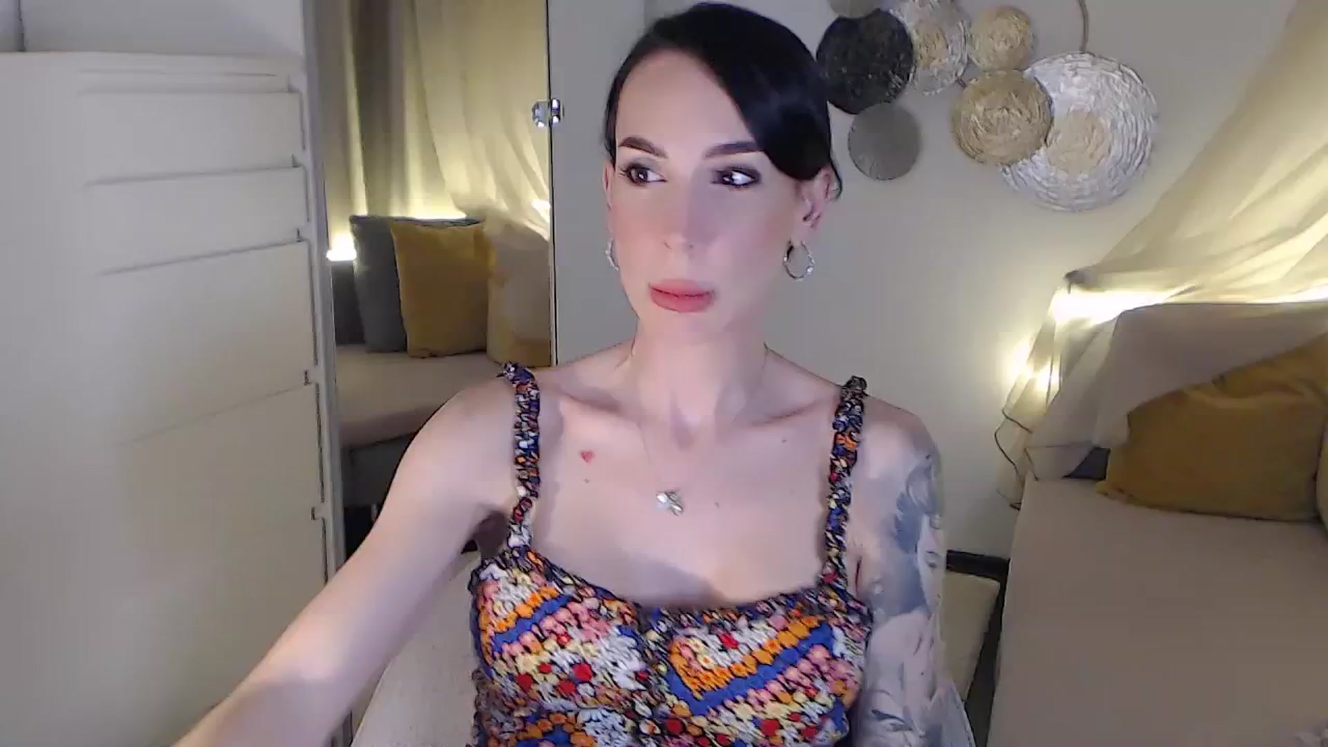 Gallery image thumbnail from RubinRosey's myfreecams stream on, 06/27/2025, 19:00 image 14 of 20