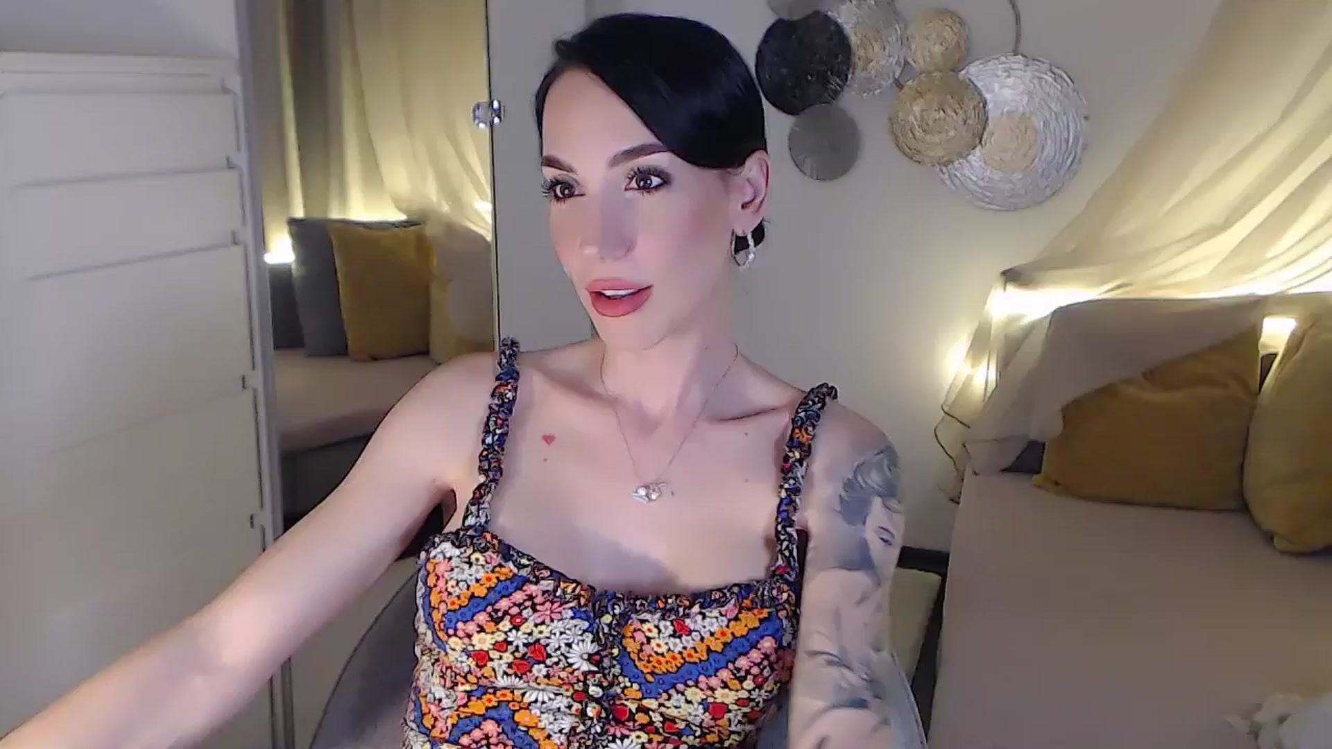Gallery image thumbnail from RubinRosey's myfreecams stream on, 06/27/2025, 19:00 image 6 of 20