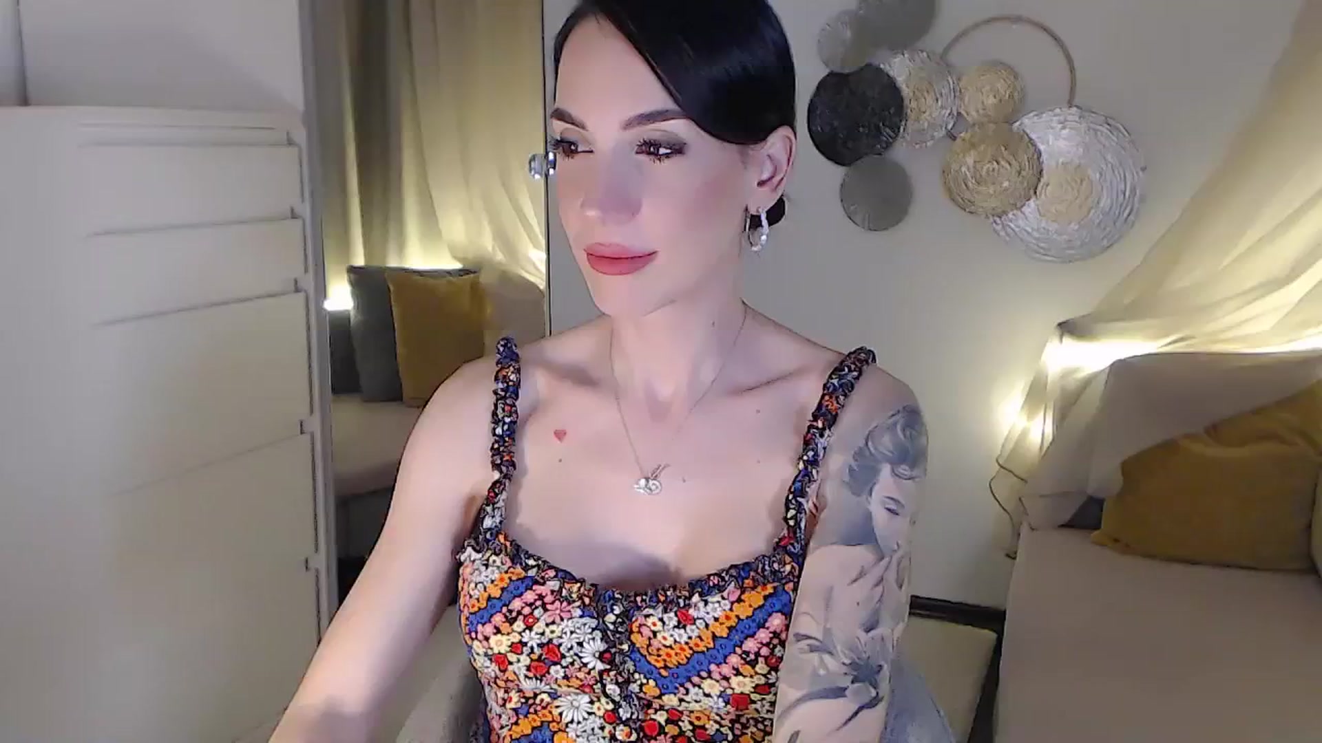 Gallery image thumbnail from RubinRosey's myfreecams stream on, 06/27/2025, 19:00 image 18 of 20