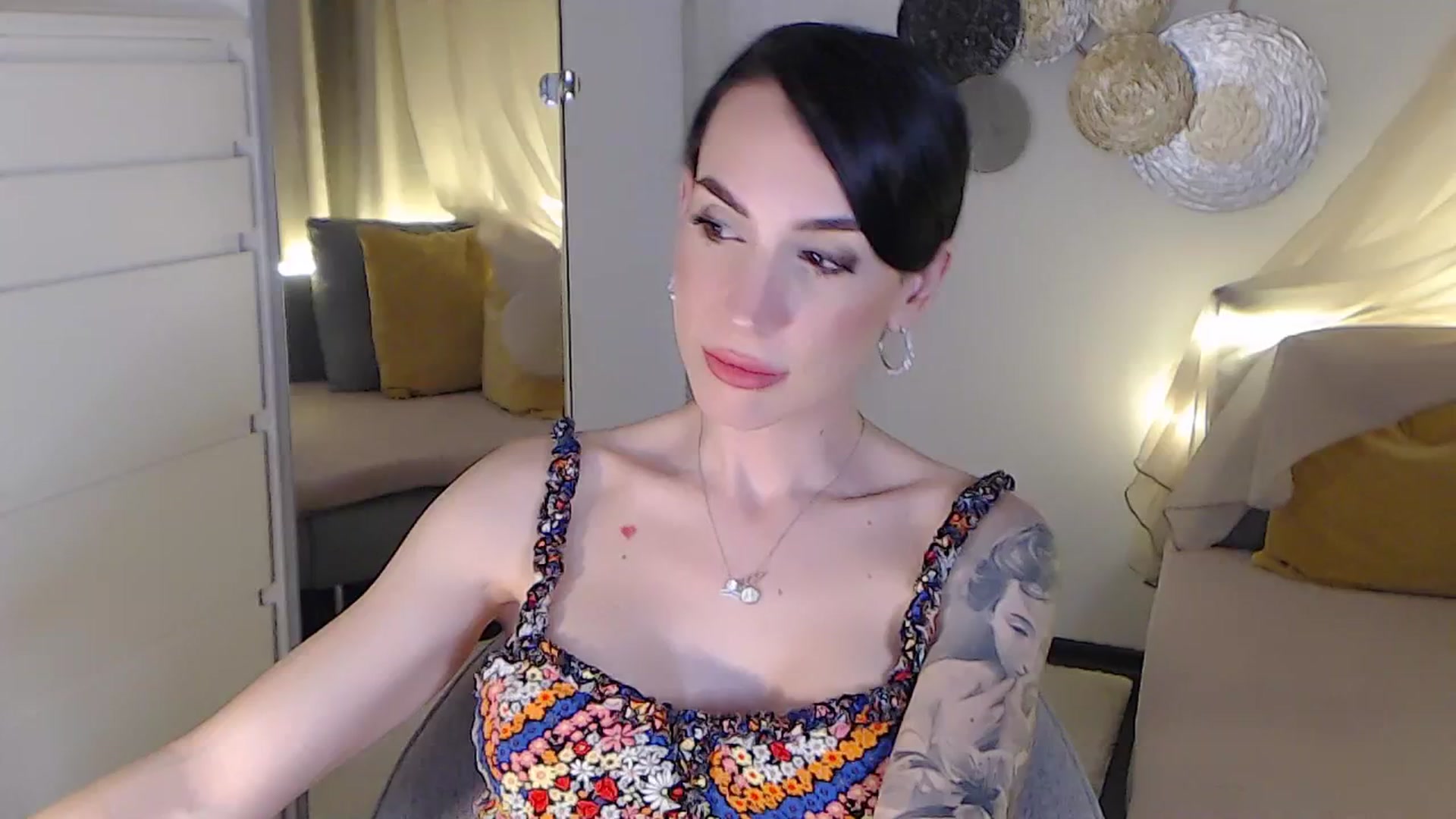 Gallery image thumbnail from RubinRosey's myfreecams stream on, 06/27/2025, 21:20 image 1 of 20