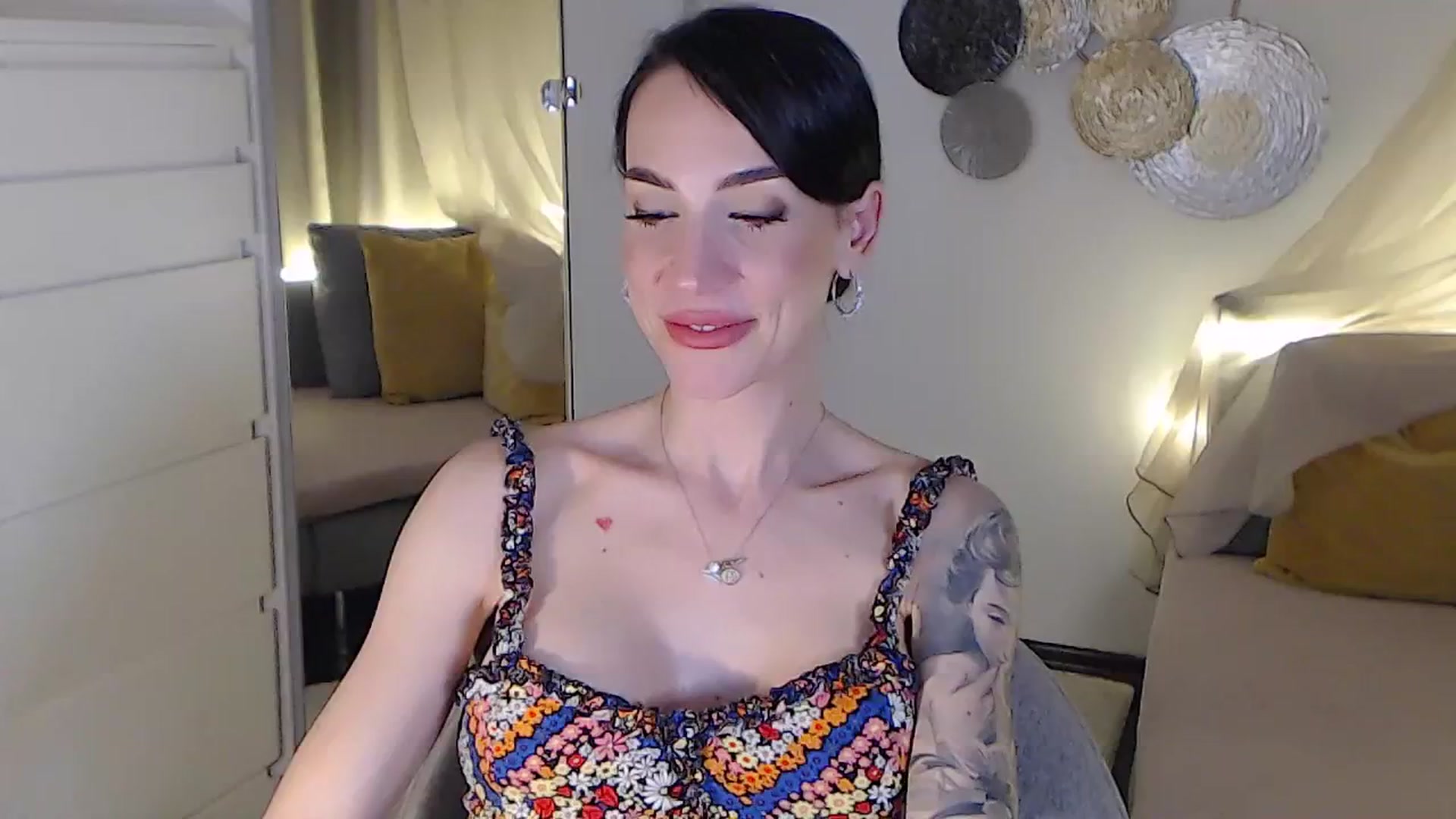Gallery image thumbnail from RubinRosey's myfreecams stream on, 06/27/2025, 21:20 image 14 of 20