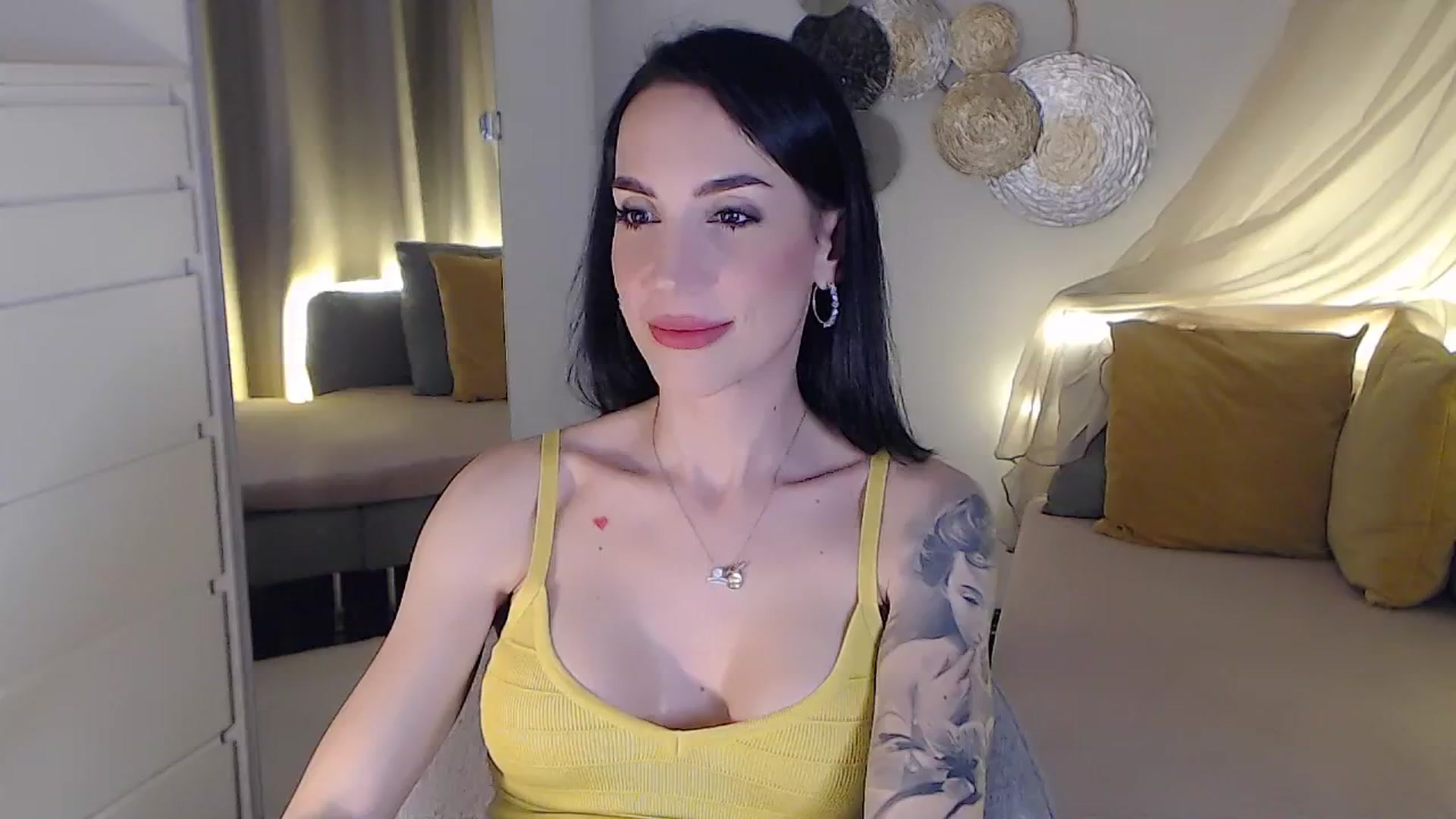 Gallery image thumbnail from RubinRosey's myfreecams stream on, 06/29/2025, 19:01 image 6 of 20