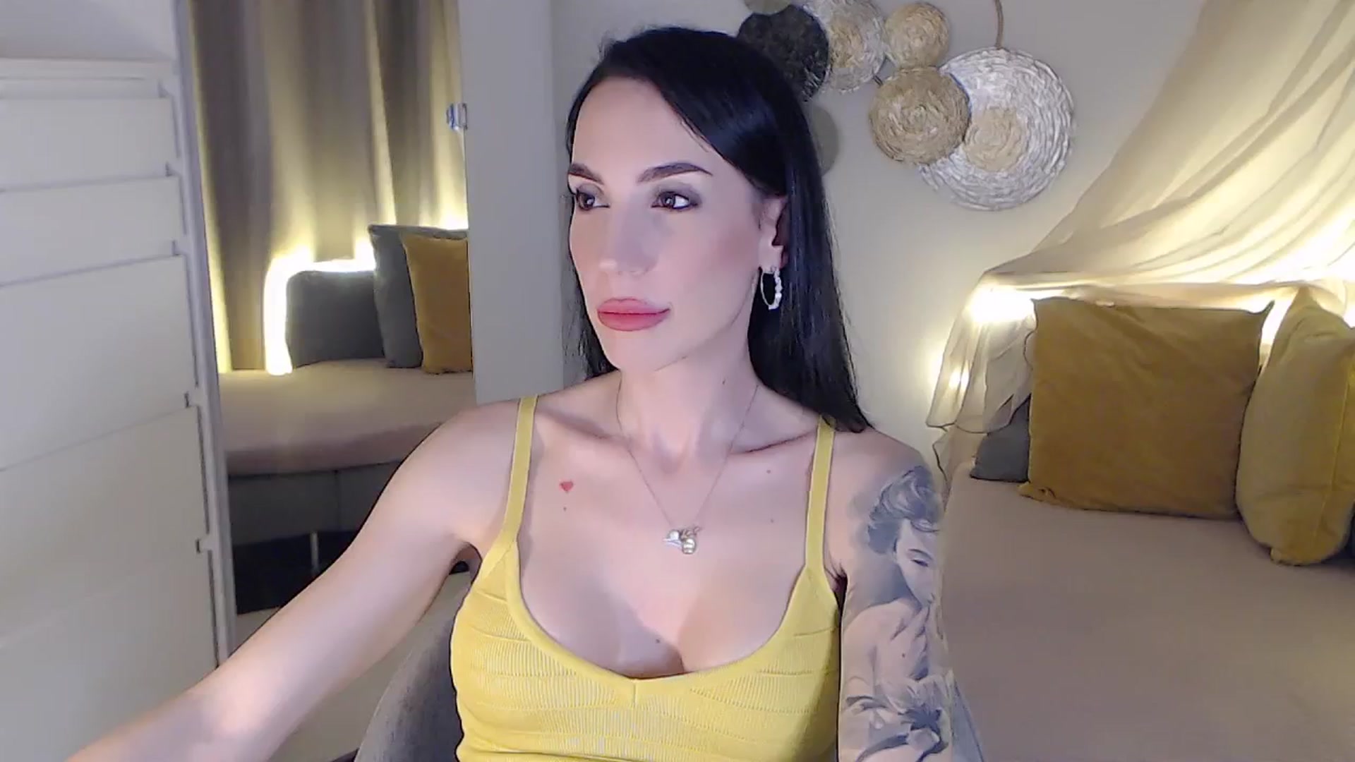 Gallery image thumbnail from RubinRosey's myfreecams stream on, 06/29/2025, 19:01 image 4 of 20