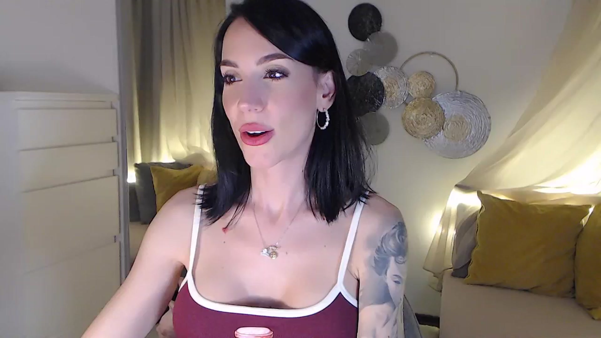 Gallery image thumbnail from RubinRosey's myfreecams stream on, 07/02/2025, 21:41 image 10 of 20