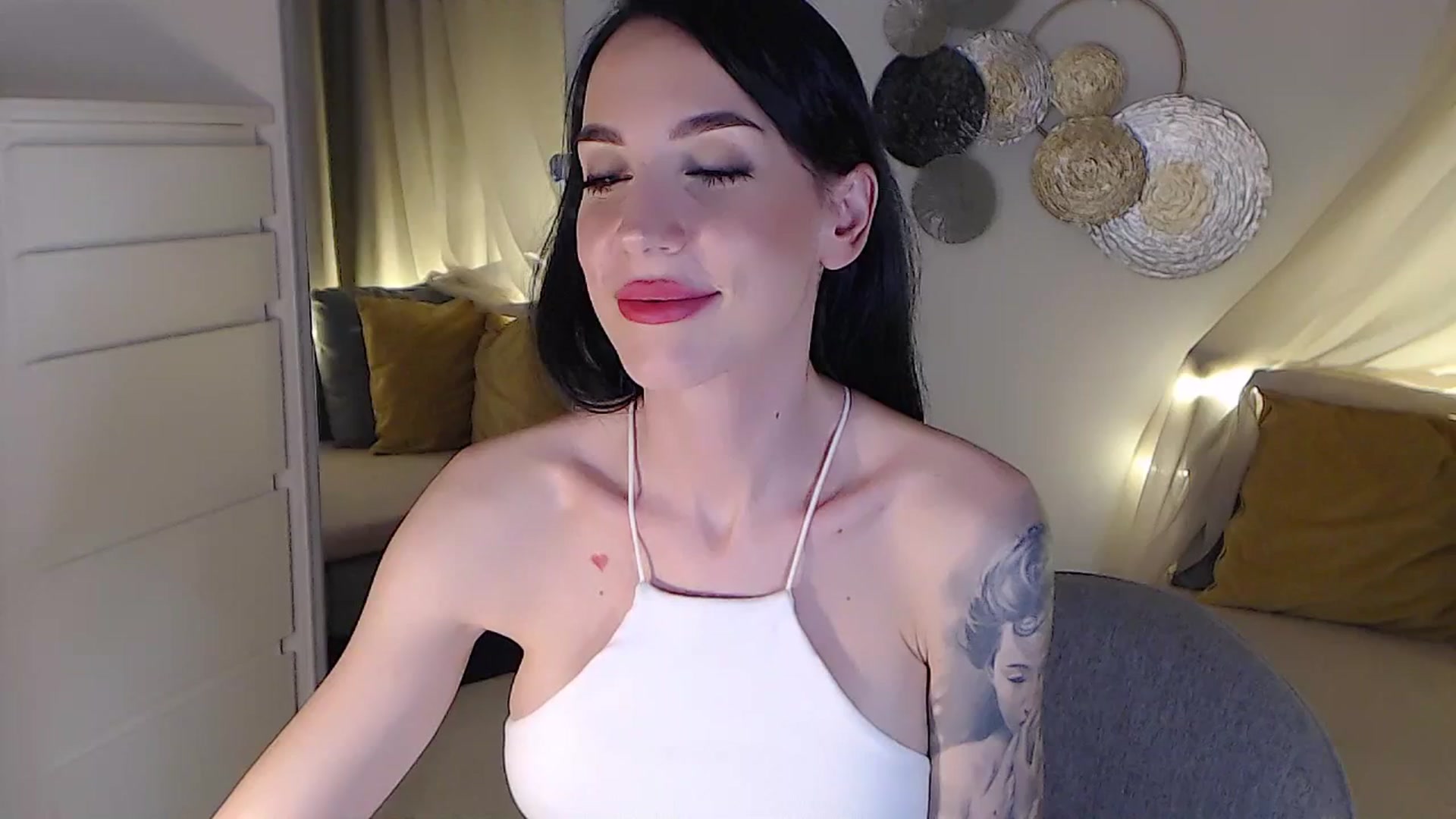 Gallery image thumbnail from RubinRosey's myfreecams stream on, 07/03/2025, 20:26 image 13 of 20