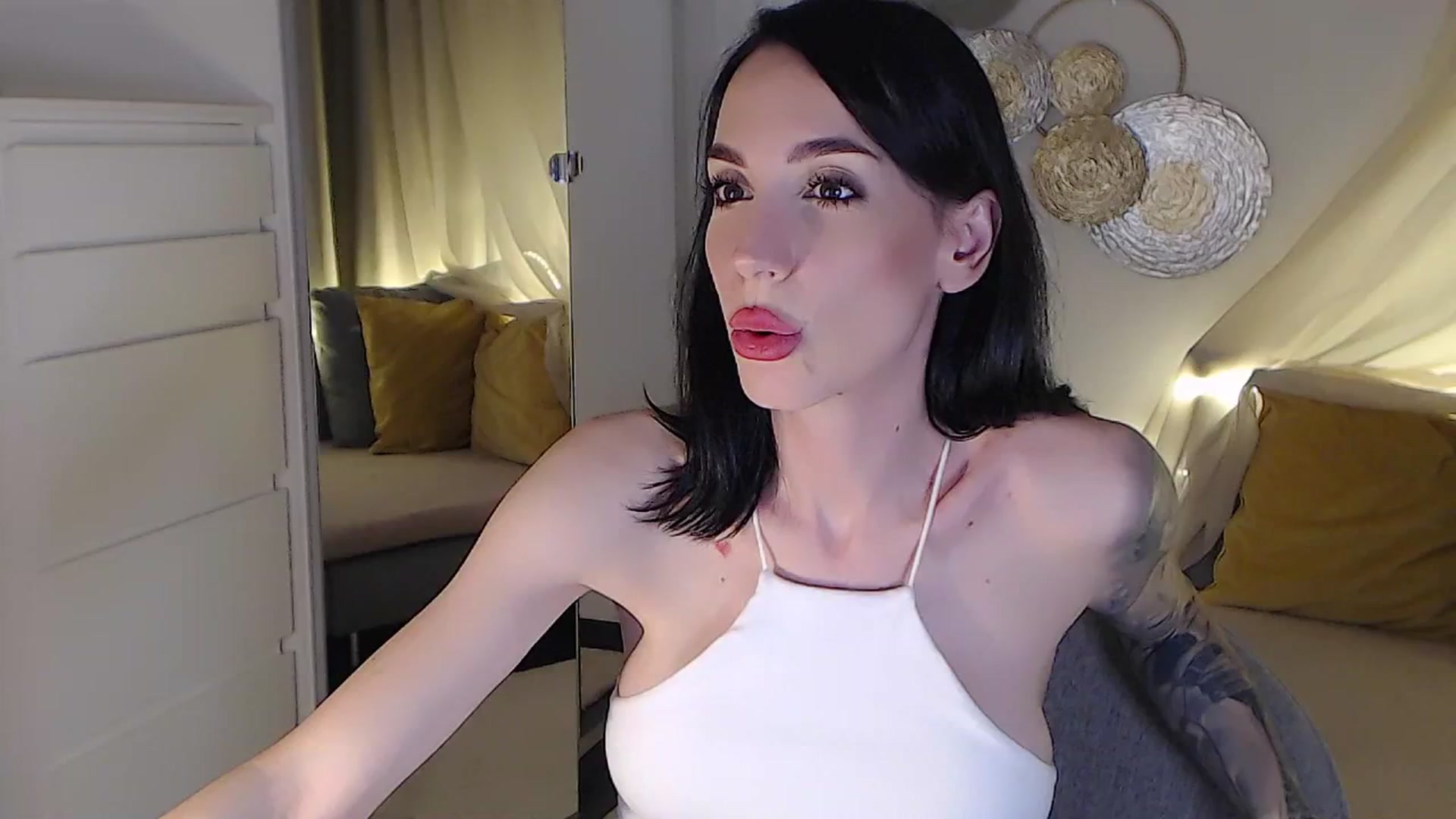 Gallery image thumbnail from RubinRosey's myfreecams stream on, 07/03/2025, 20:26 image 17 of 20