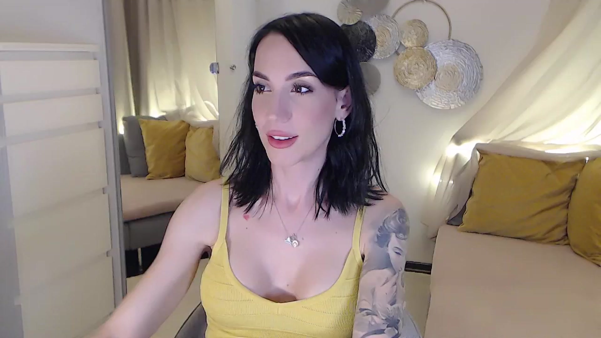 Gallery image thumbnail from RubinRosey's myfreecams stream on, 07/05/2025, 19:08 image 16 of 20