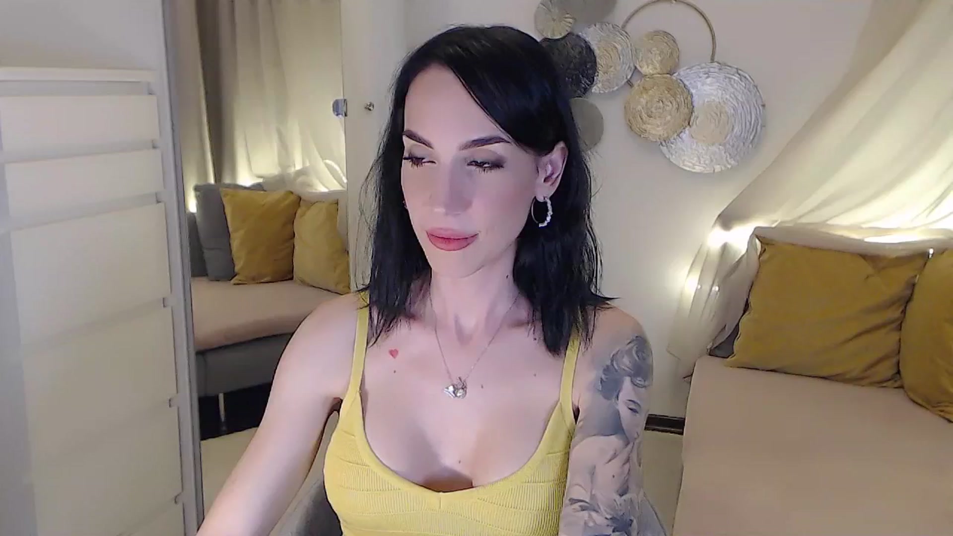 Gallery image thumbnail from RubinRosey's myfreecams stream on, 07/05/2025, 19:08 image 12 of 20