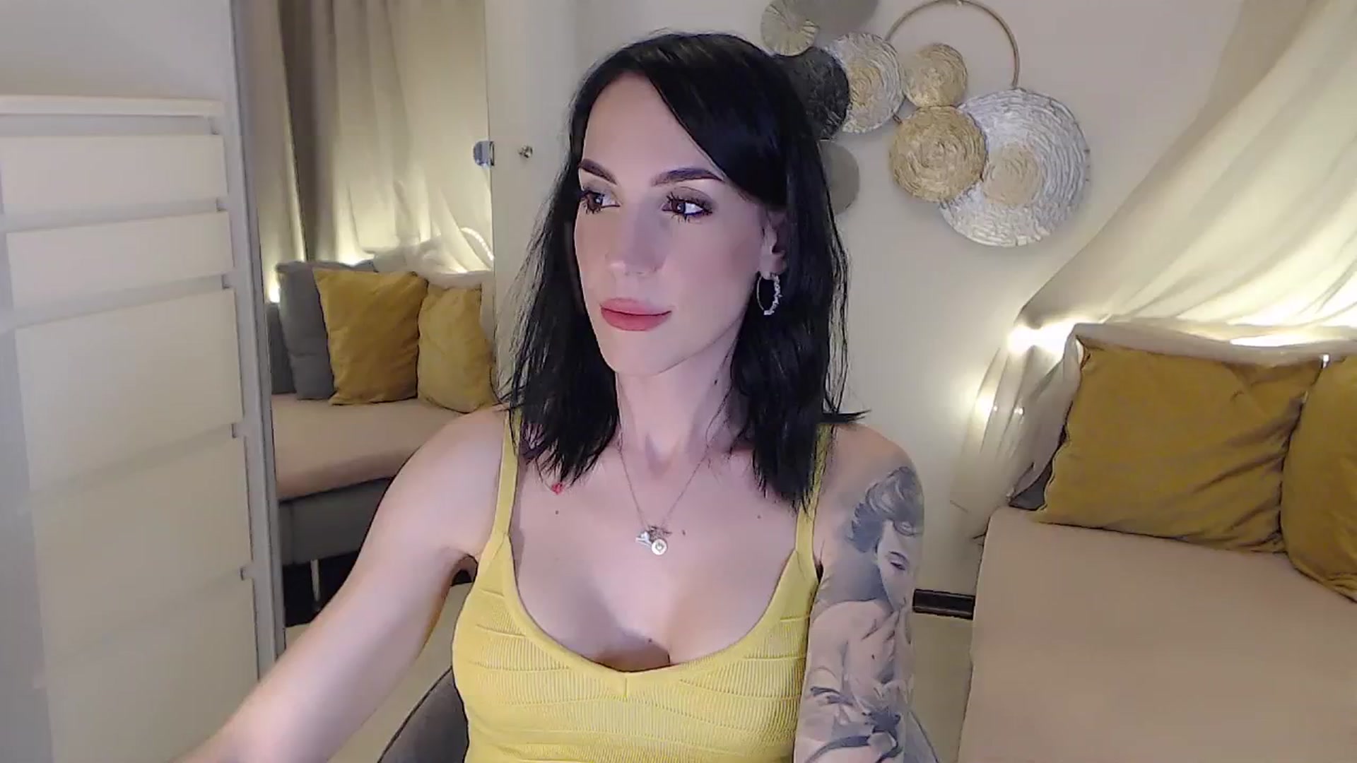 Gallery image thumbnail from RubinRosey's myfreecams stream on, 07/05/2025, 19:08 image 9 of 20