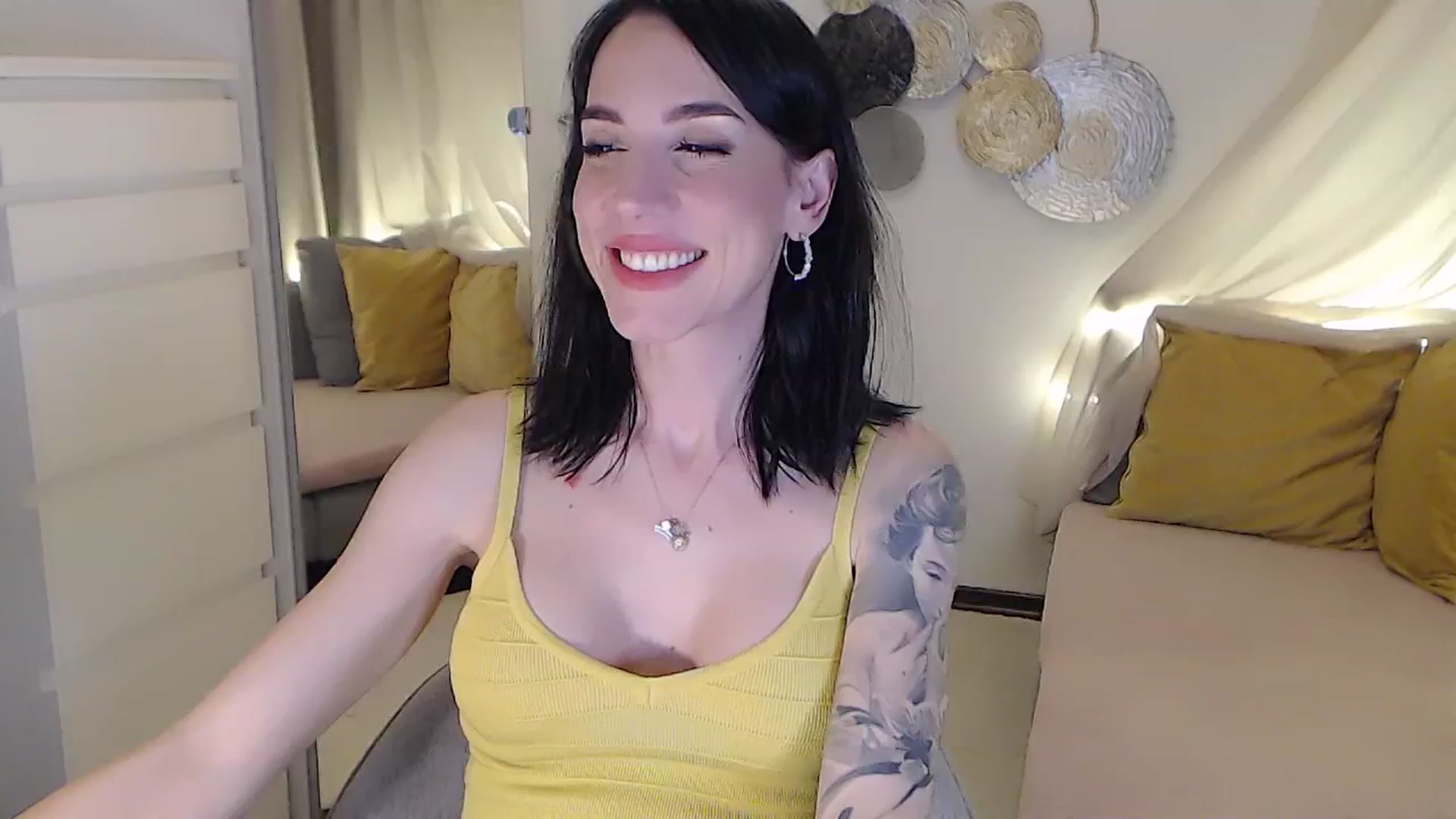 Gallery image thumbnail from RubinRosey's myfreecams stream on, 07/05/2025, 20:13 image 4 of 20
