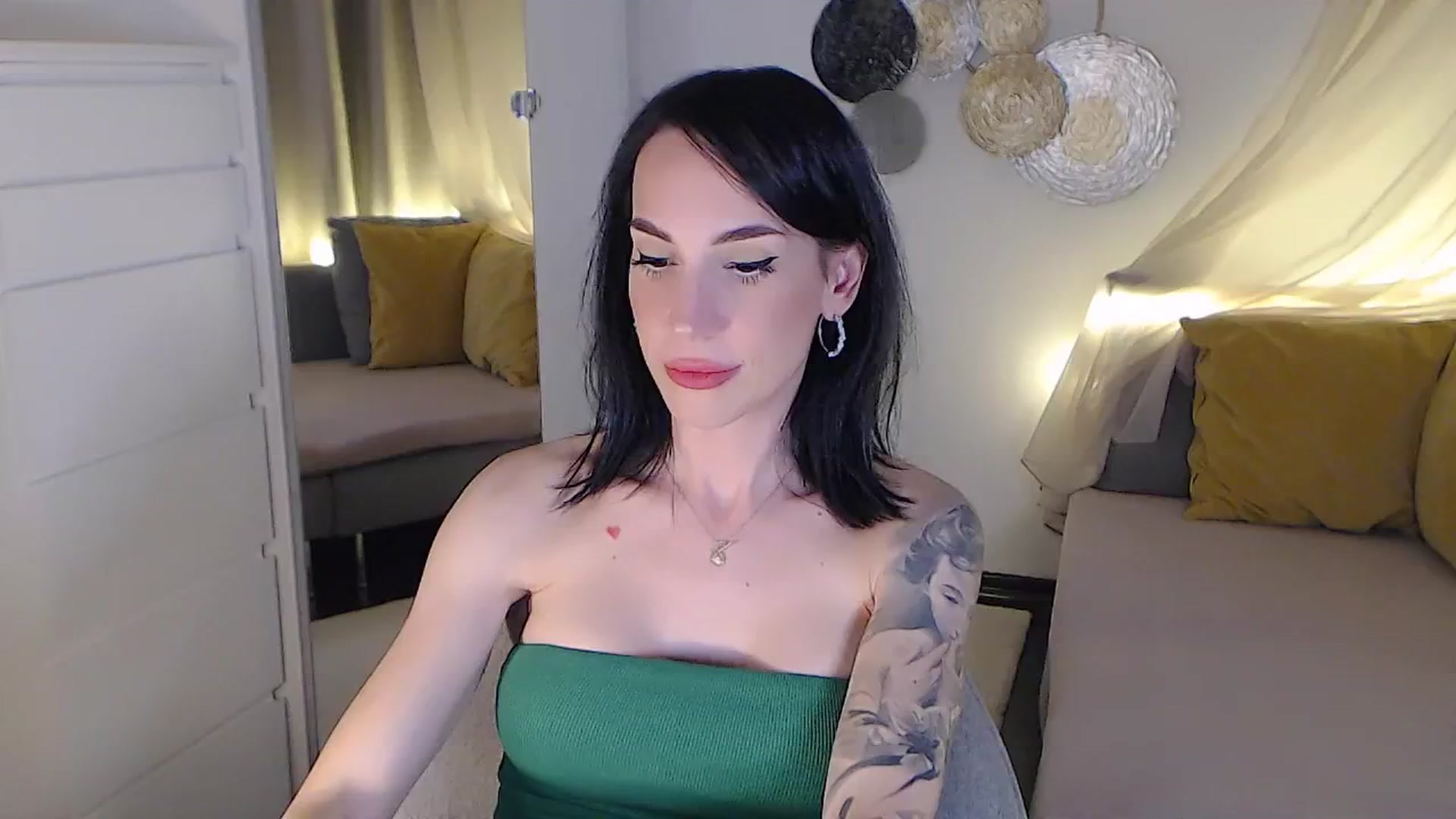 Gallery image thumbnail from RubinRosey's myfreecams stream on, 07/10/2025, 18:36 image 11 of 20