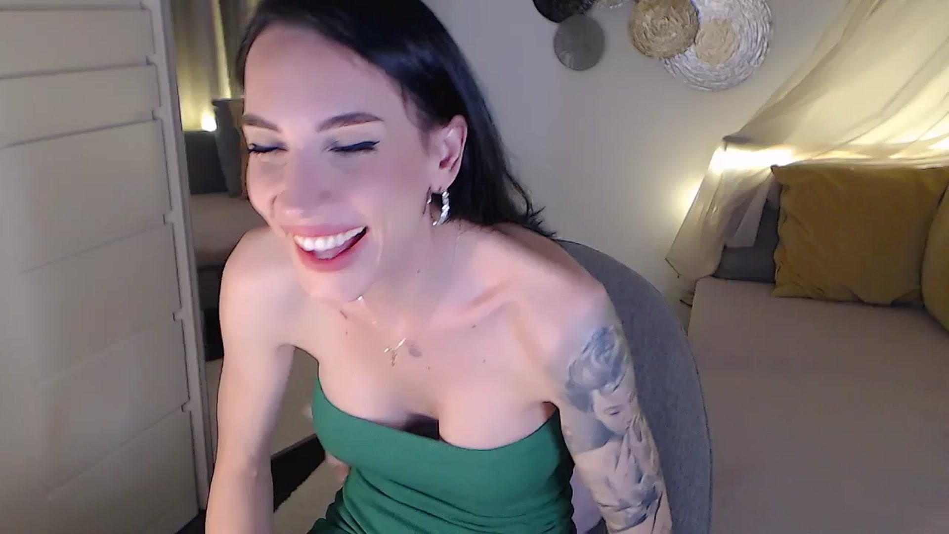 Gallery image thumbnail from RubinRosey's myfreecams stream on, 07/10/2025, 18:36 image 14 of 20