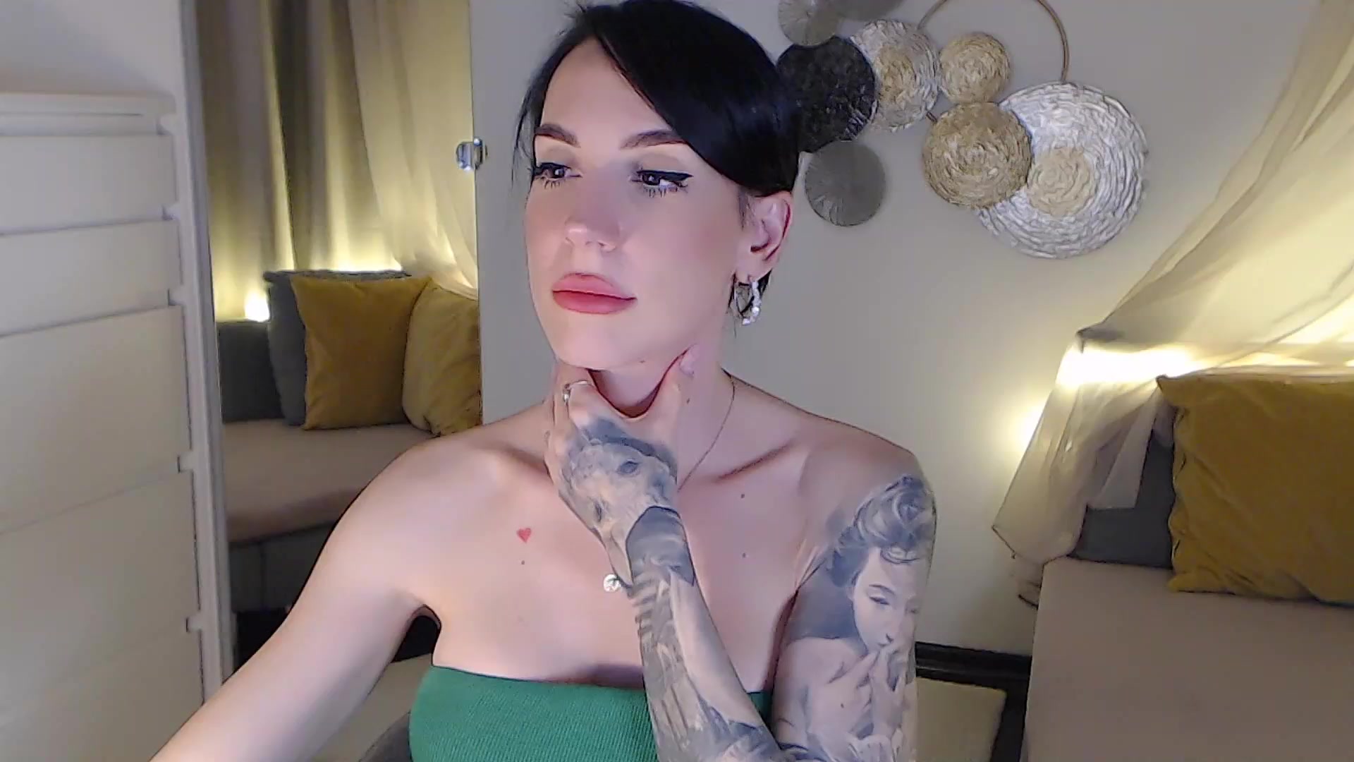 Gallery image thumbnail from RubinRosey's myfreecams stream on, 07/10/2025, 20:10 image 14 of 20