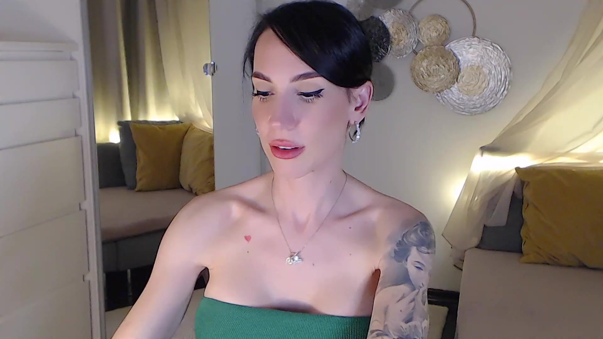 Gallery image thumbnail from RubinRosey's myfreecams stream on, 07/10/2025, 20:10 image 16 of 20