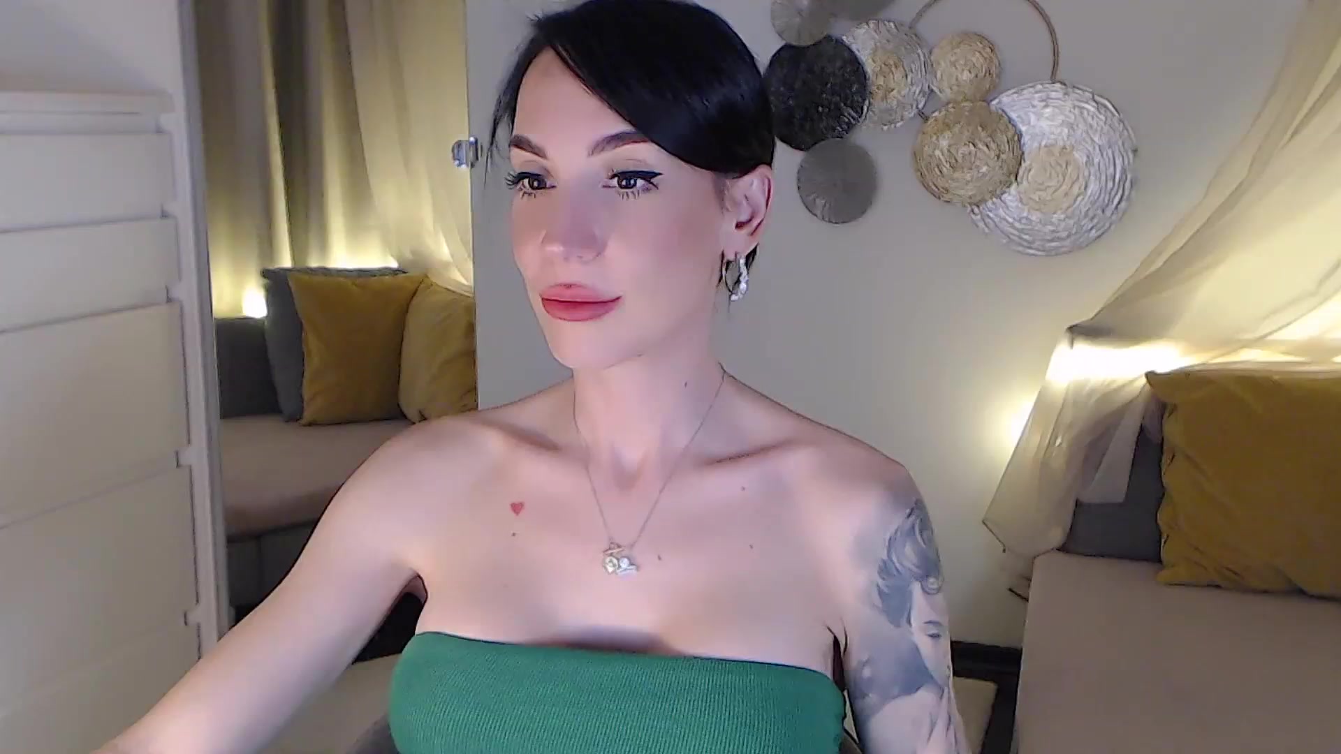 Gallery image thumbnail from RubinRosey's myfreecams stream on, 07/10/2025, 20:10 image 10 of 20
