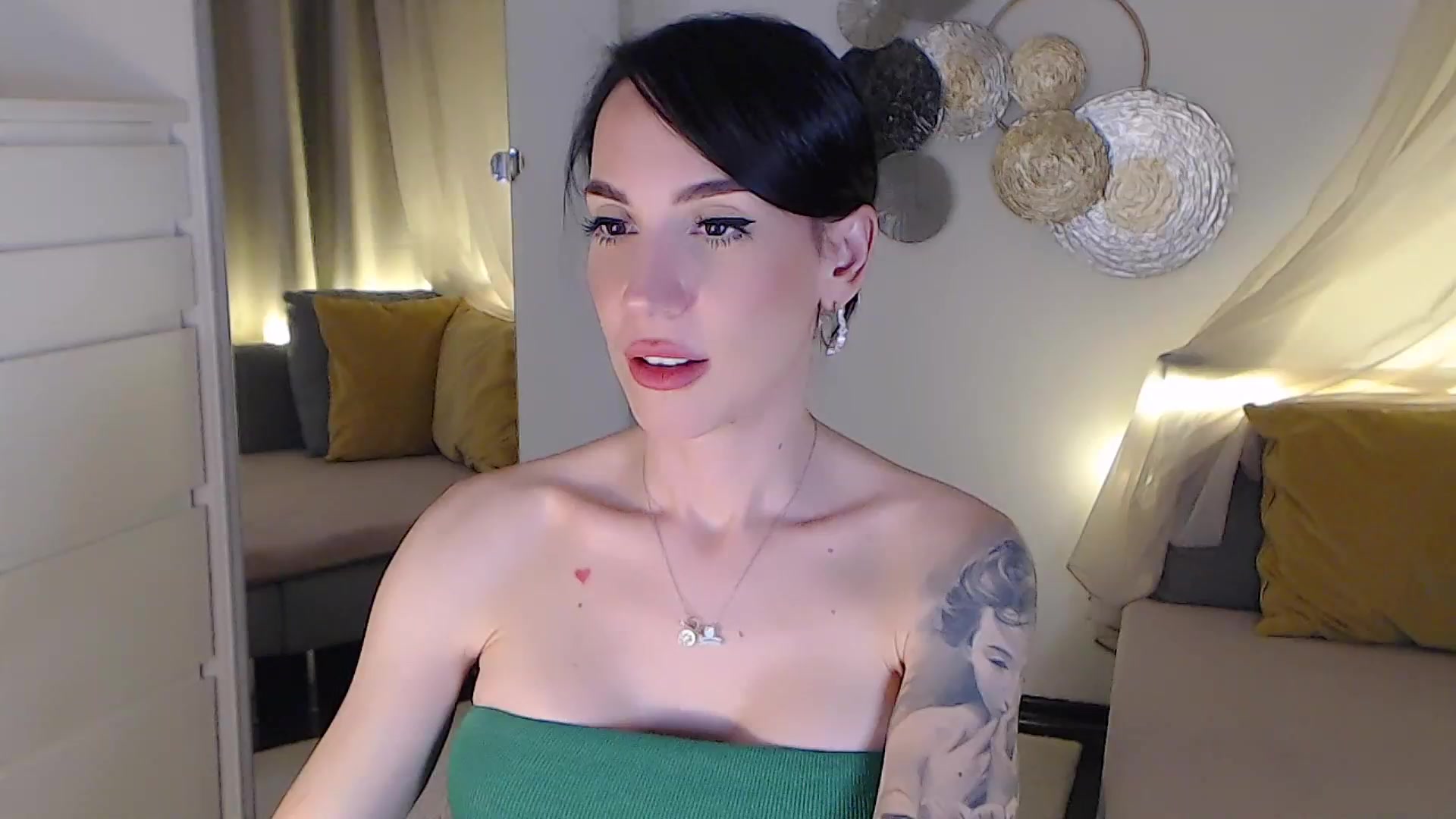 Gallery image thumbnail from RubinRosey's myfreecams stream on, 07/10/2025, 20:10 image 11 of 20