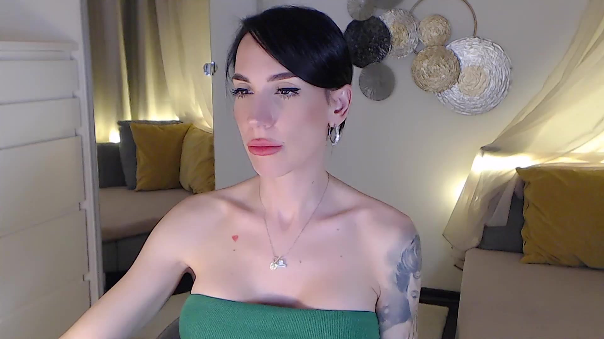 Gallery image thumbnail from RubinRosey's myfreecams stream on, 07/10/2025, 20:10 image 12 of 20
