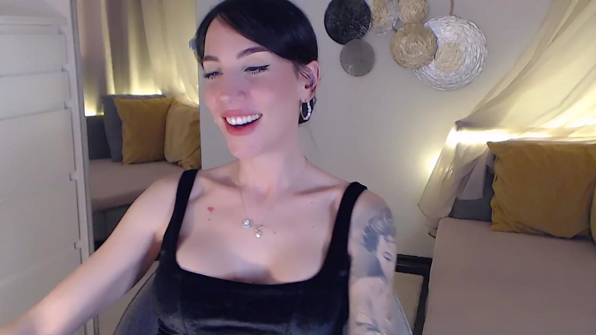 Gallery image thumbnail from RubinRosey's myfreecams stream on, 07/13/2025, 18:55 image 4 of 20