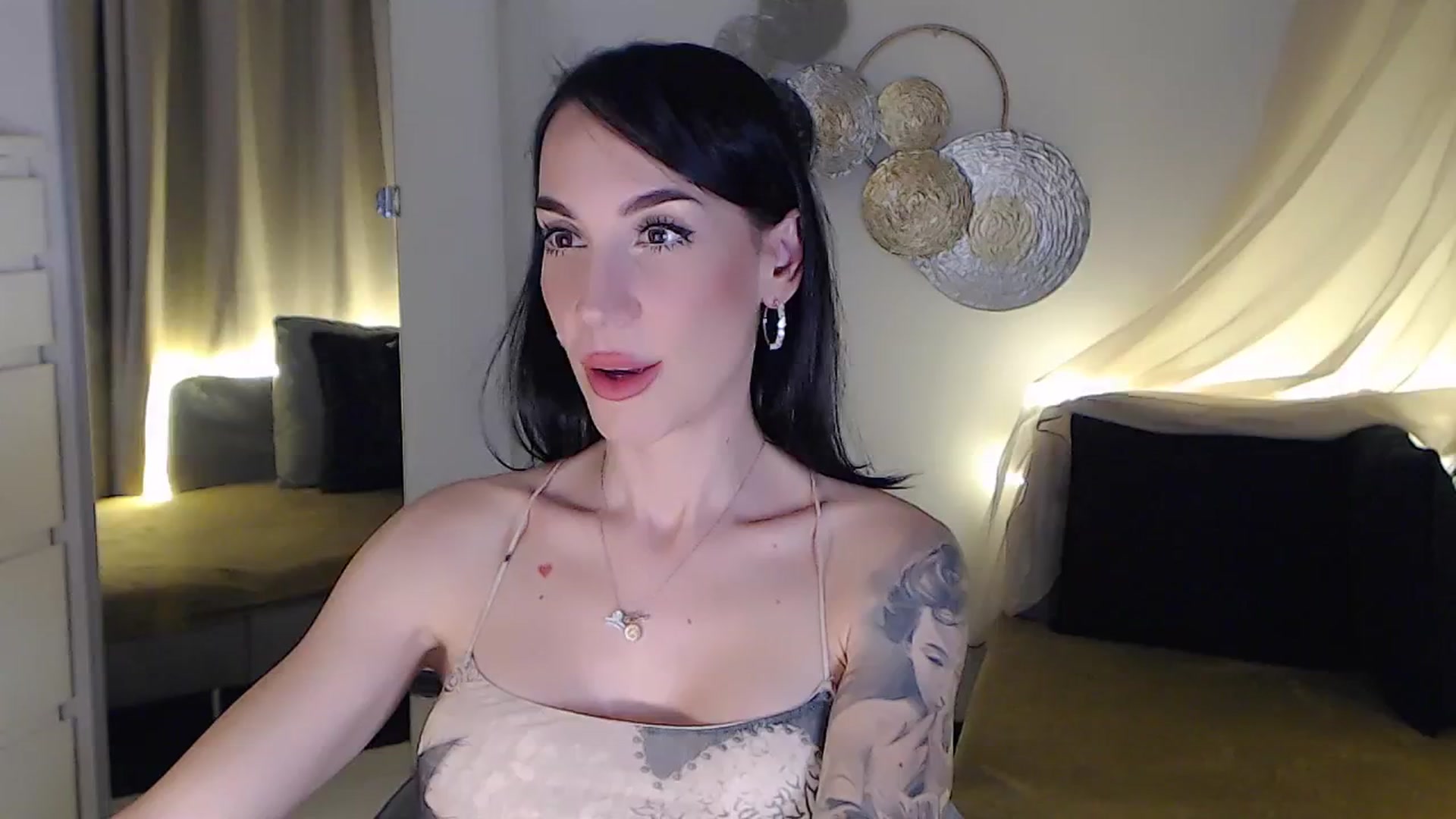 Gallery image thumbnail from RubinRosey's myfreecams stream on, 08/09/2025, 18:56 image 11 of 20