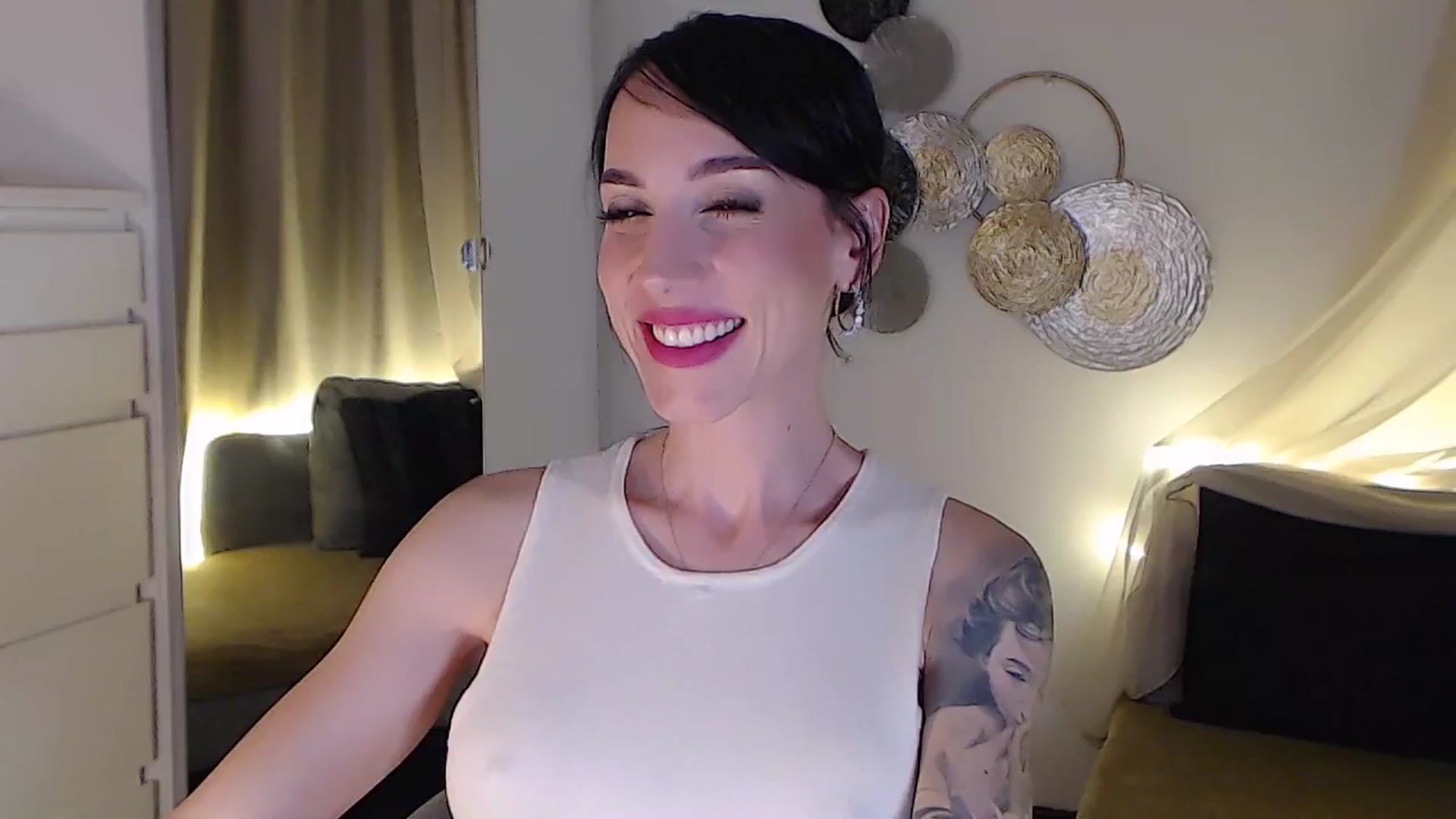 Gallery image thumbnail from RubinRosey's myfreecams stream on, 08/10/2025, 19:01 image 4 of 20