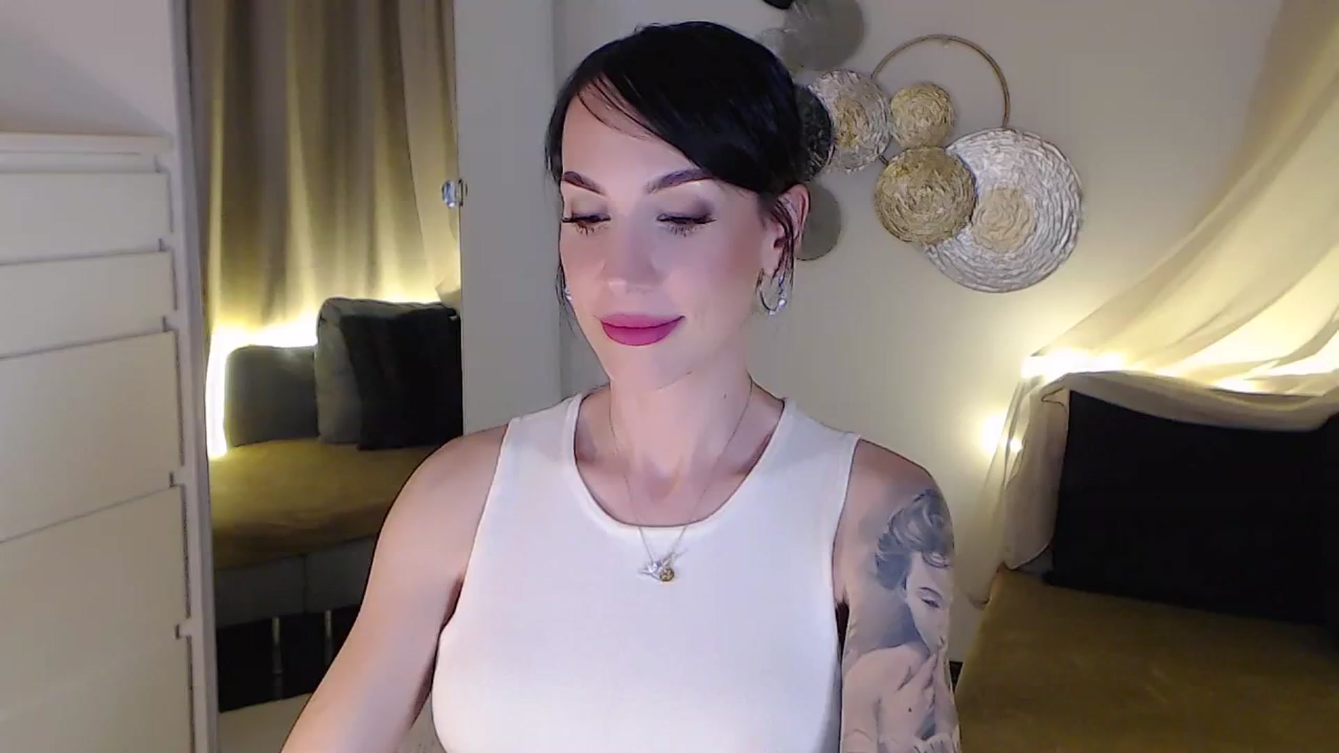 Gallery image thumbnail from RubinRosey's myfreecams stream on, 08/10/2025, 19:01 image 8 of 20
