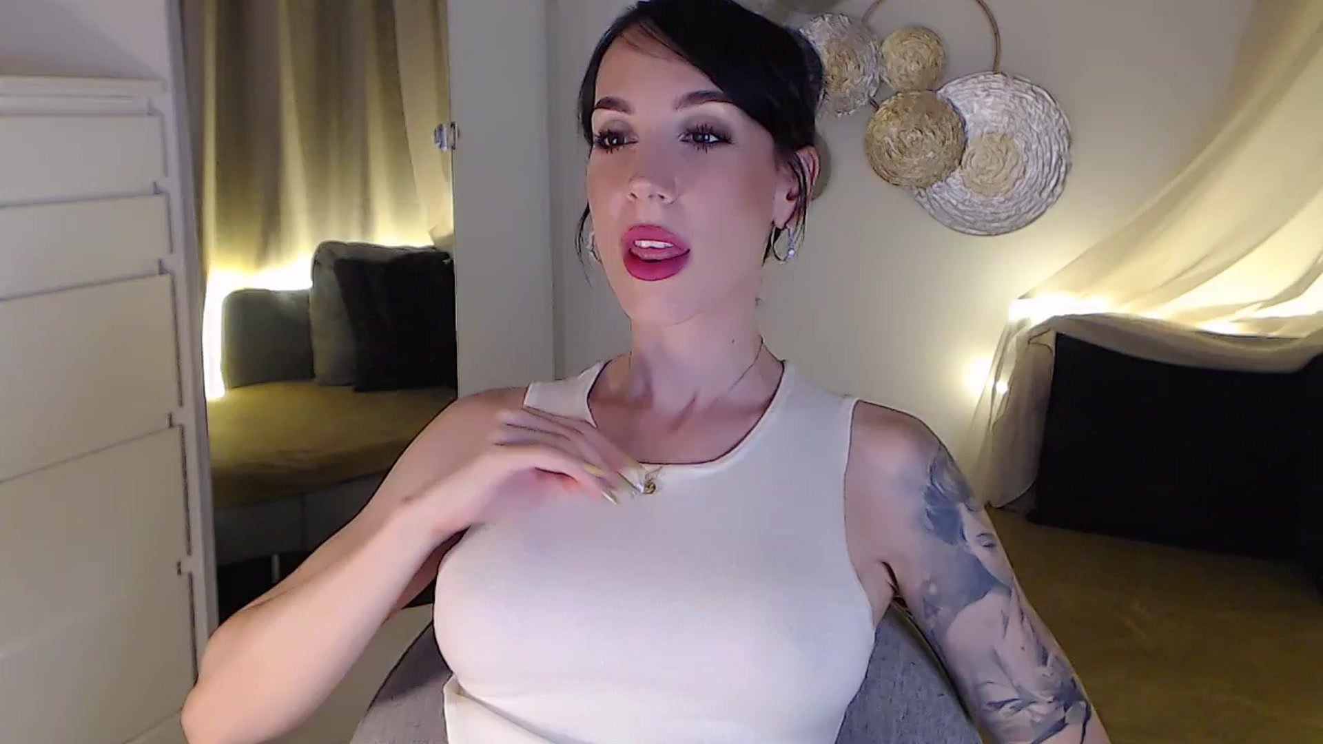 Gallery image thumbnail from RubinRosey's myfreecams stream on, 08/10/2025, 19:01 image 10 of 20