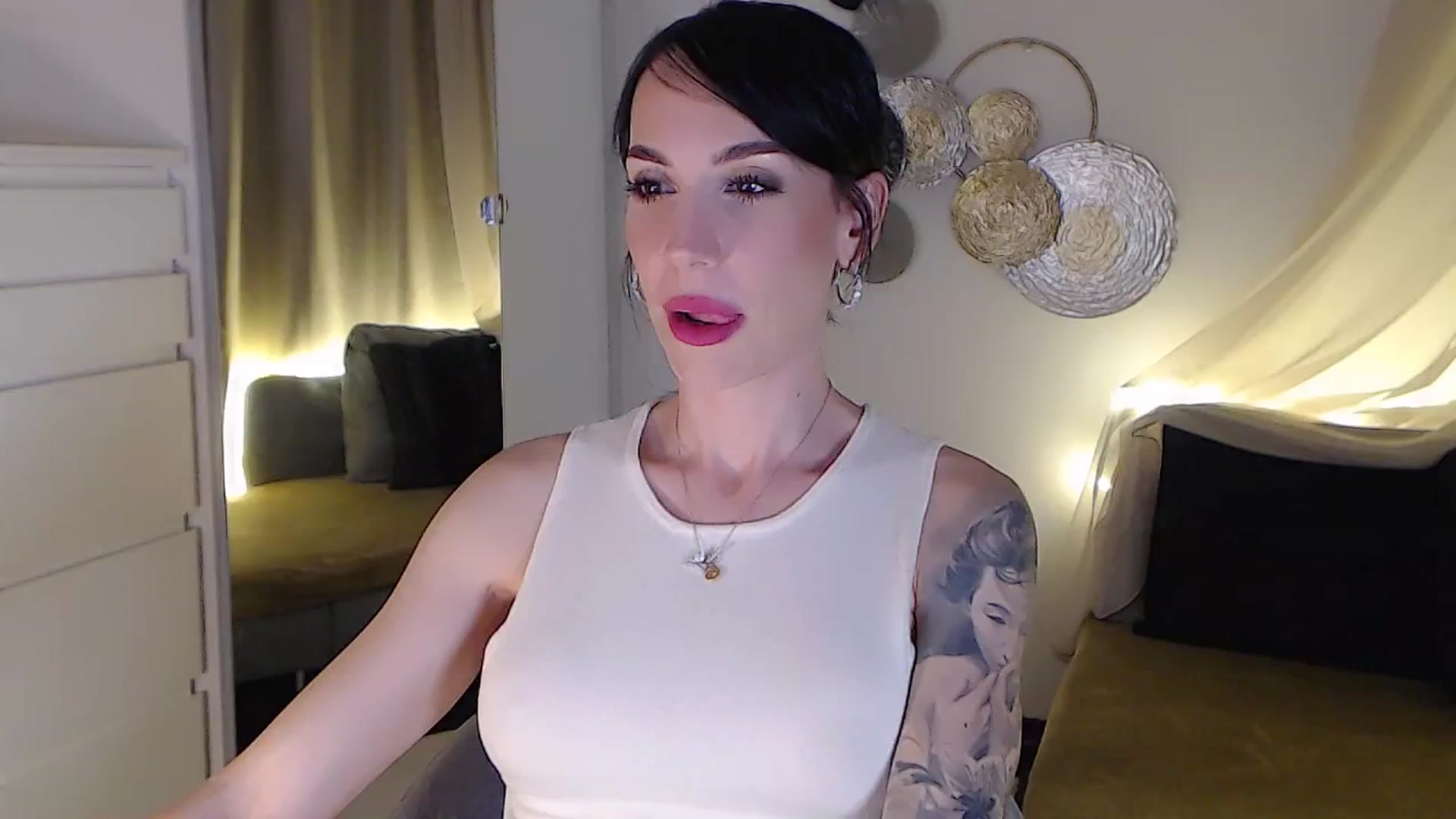 Gallery image thumbnail from RubinRosey's myfreecams stream on, 08/10/2025, 19:01 image 5 of 20