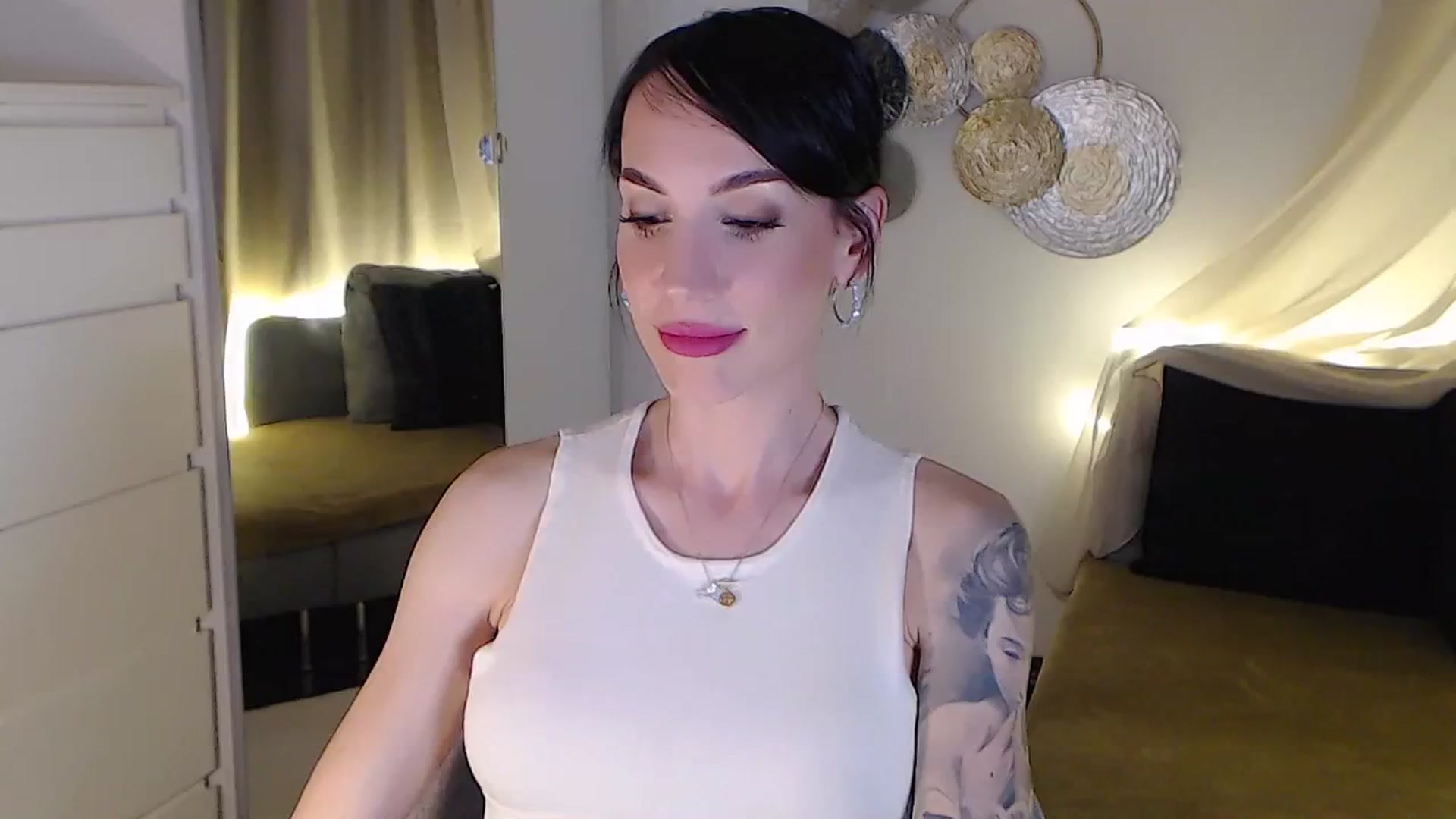 Gallery image thumbnail from RubinRosey's myfreecams stream on, 08/10/2025, 19:01 image 19 of 20