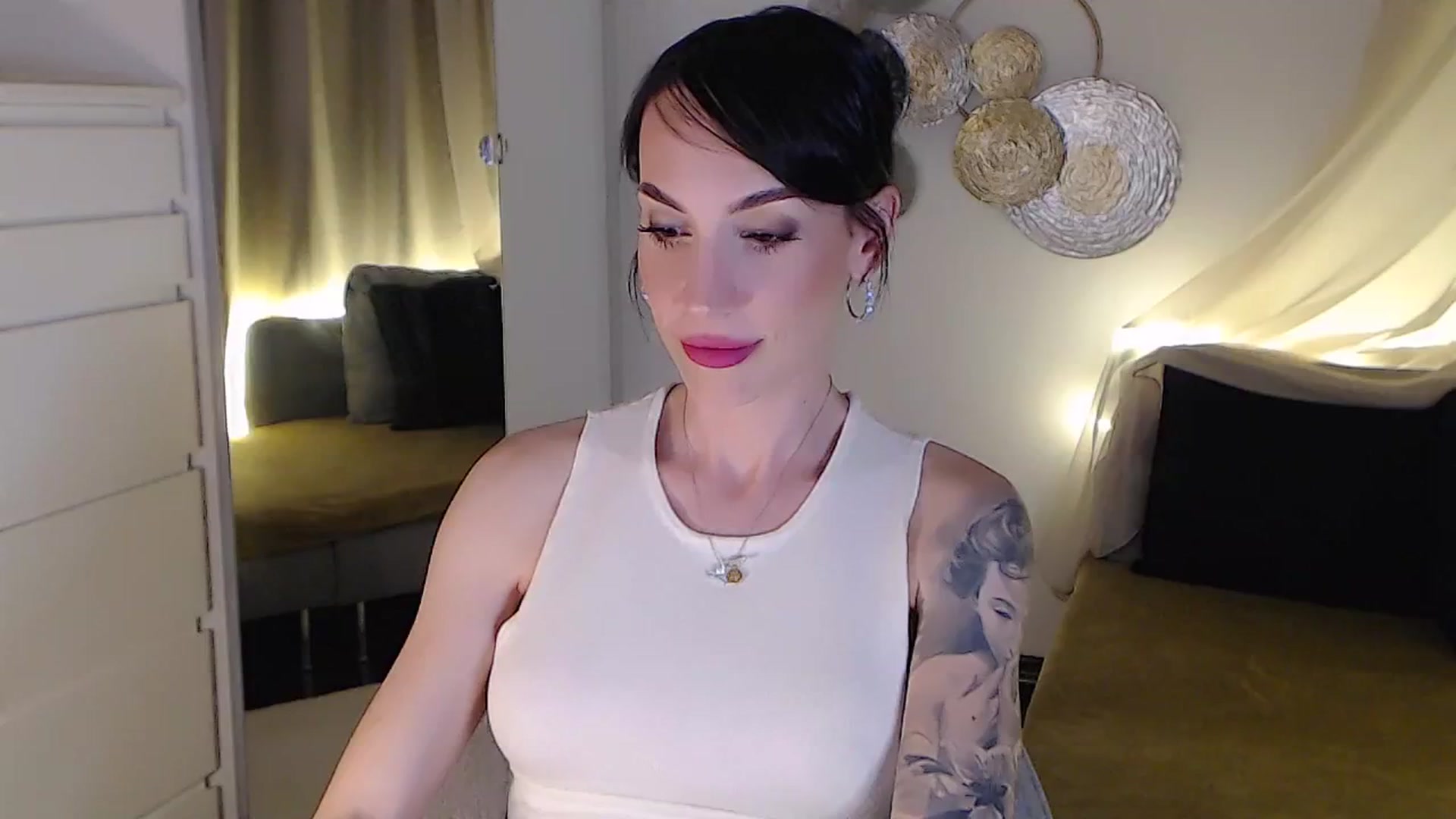 Gallery image thumbnail from RubinRosey's myfreecams stream on, 08/10/2025, 19:01 image 16 of 20