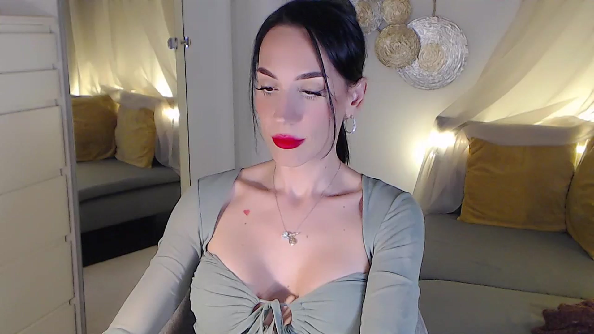 Gallery image thumbnail from RubinRosey's myfreecams stream on, 09/23/2025, 20:57 image 1 of 20