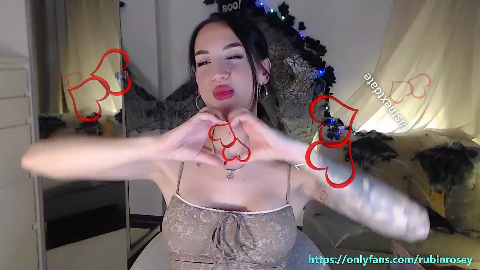 Gallery image thumbnail from RubinRosey's myfreecams stream on, 10/30/2025, 19:49 image 18 of 20