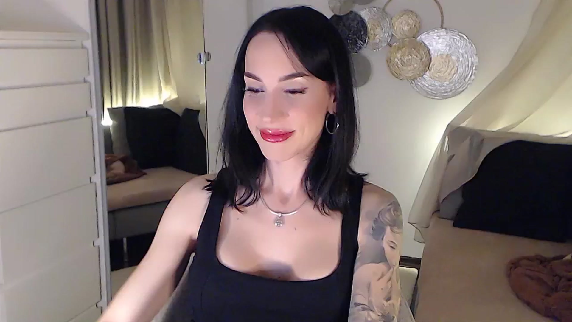 Gallery image thumbnail from RubinRosey's myfreecams stream on, 11/22/2025, 18:38 image 1 of 20