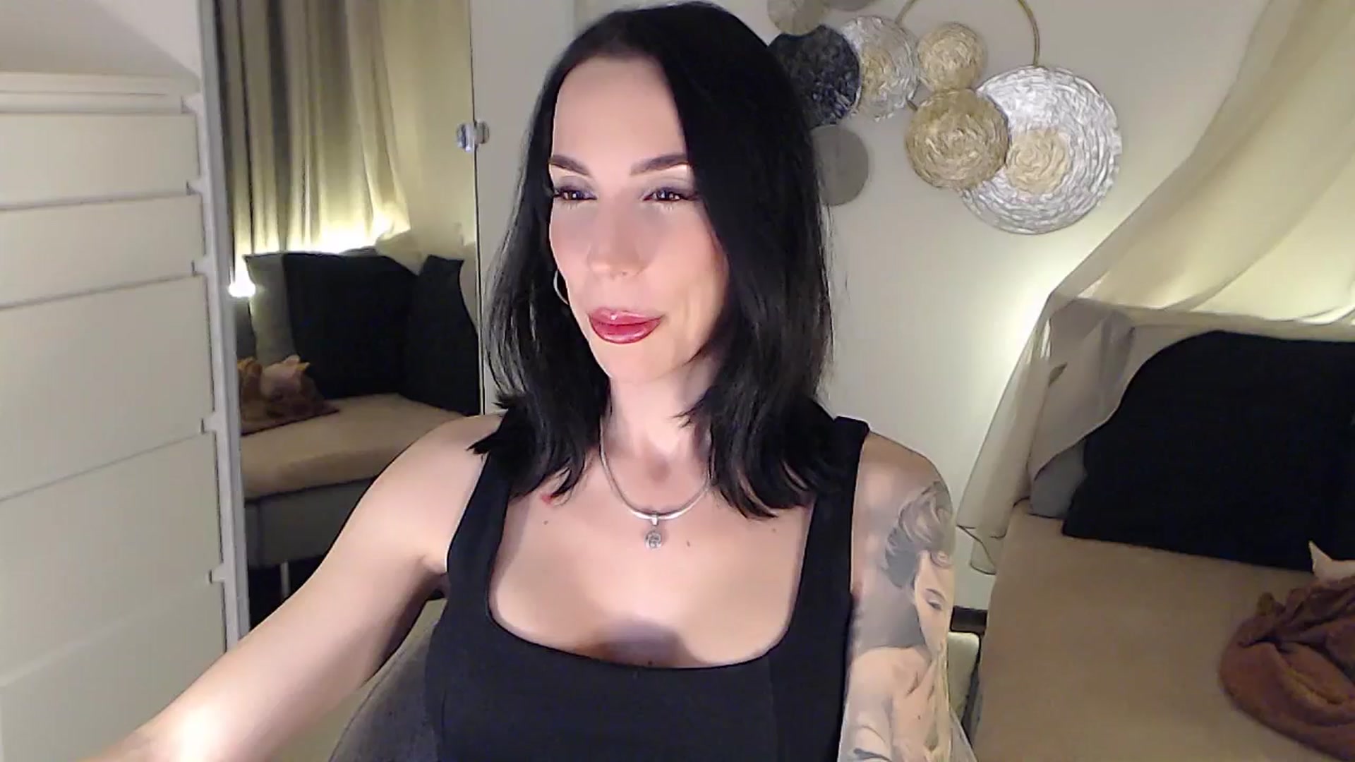 Gallery image thumbnail from RubinRosey's myfreecams stream on, 11/22/2025, 19:34 image 17 of 20