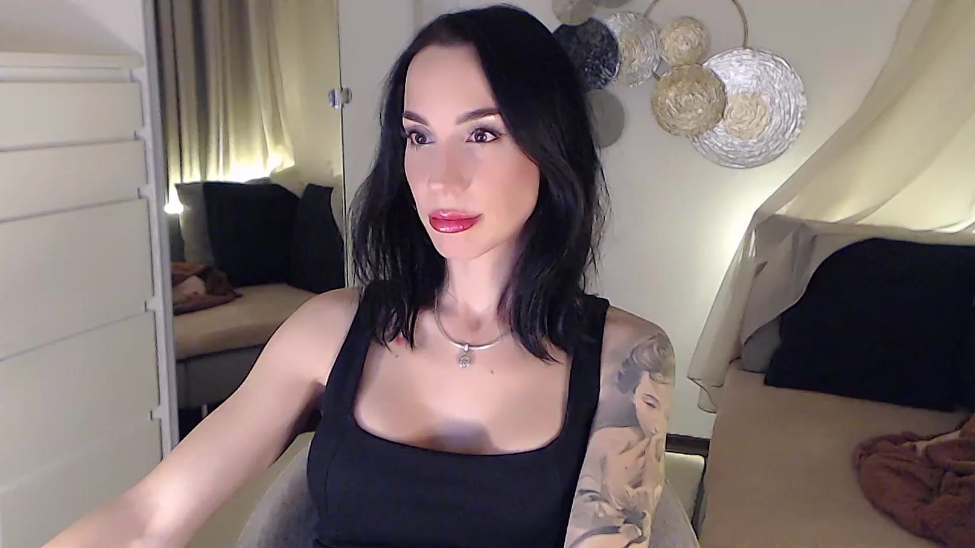 Gallery image thumbnail from RubinRosey's myfreecams stream on, 11/22/2025, 19:34 image 1 of 20