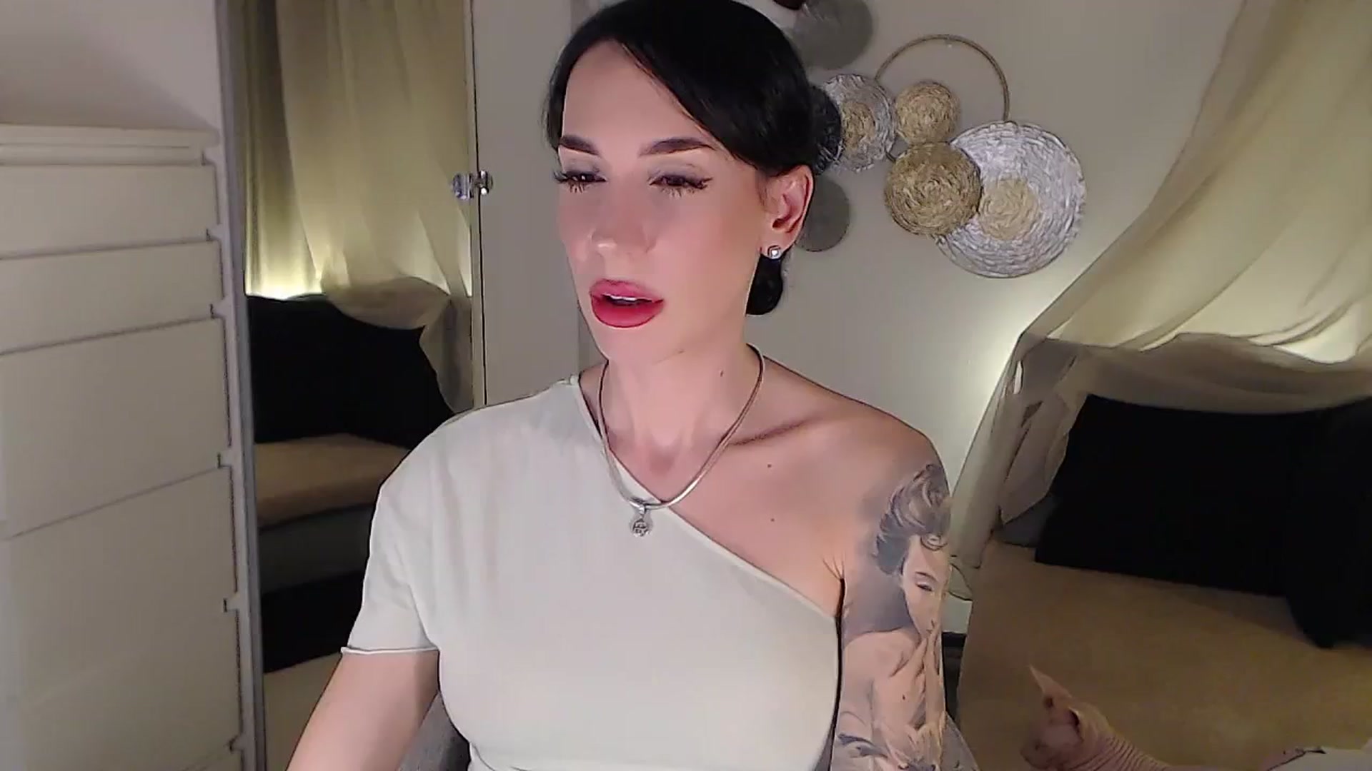 Gallery image thumbnail from RubinRosey's myfreecams stream on, 11/27/2025, 19:11 image 19 of 20