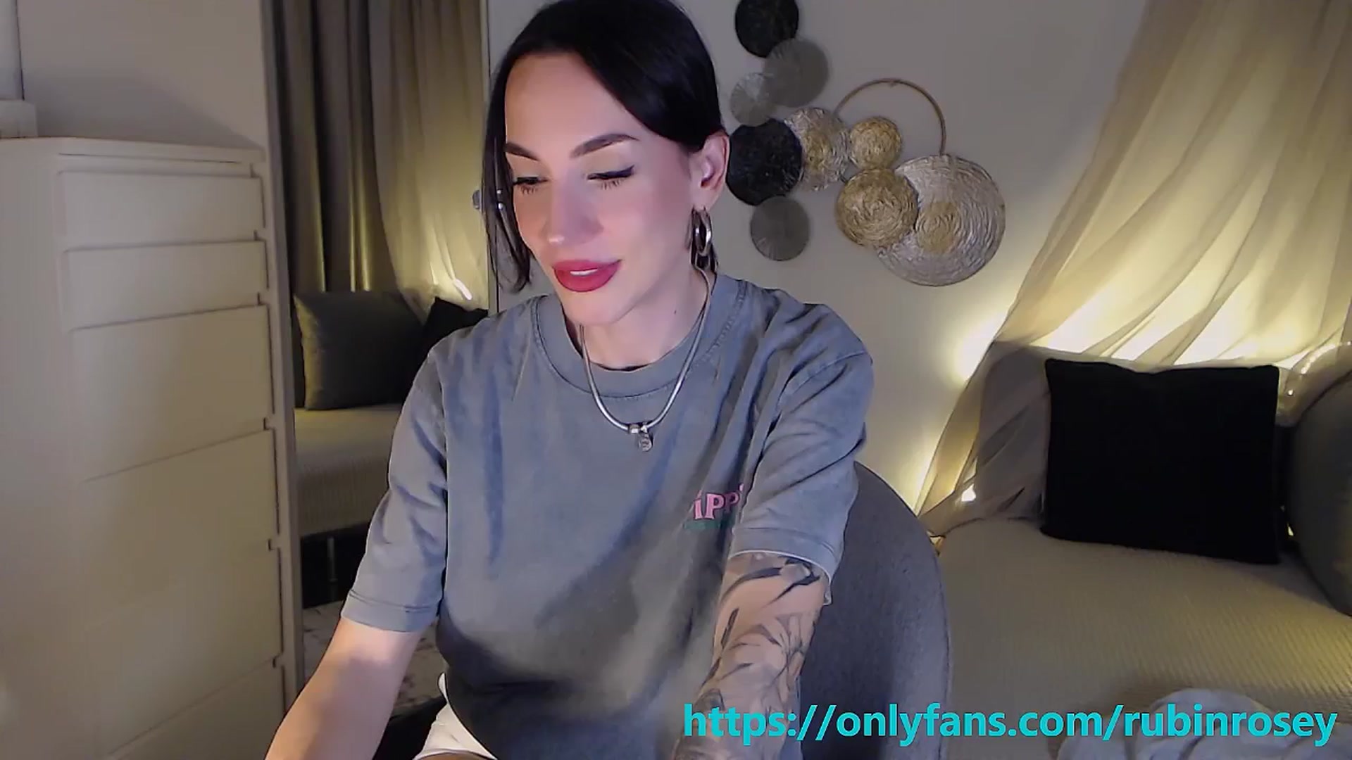 Gallery image thumbnail from RubinRosey's myfreecams stream on, 04/06/2026, 19:00 image 14 of 20