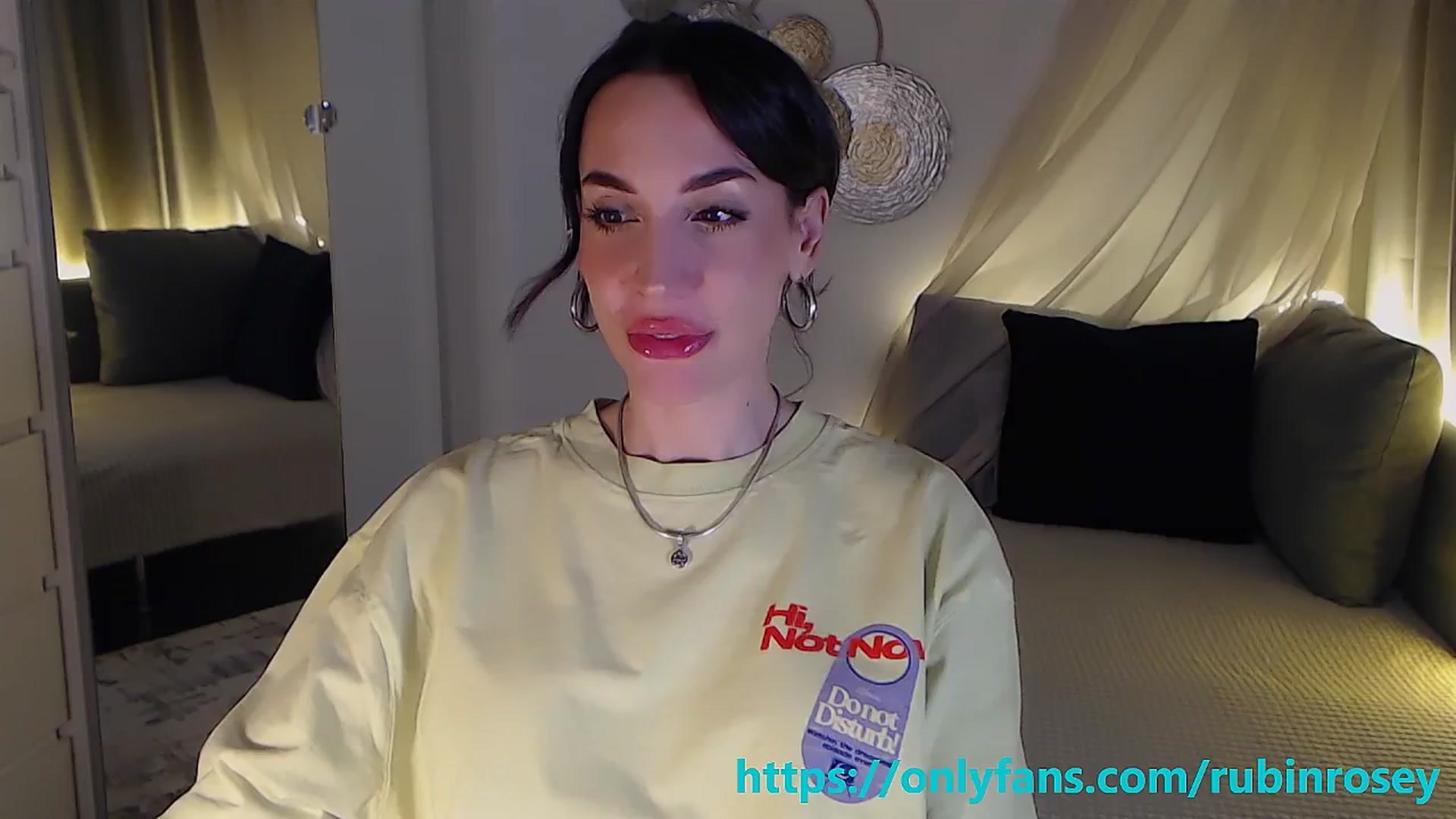 Gallery image thumbnail from RubinRosey's myfreecams stream on, 04/25/2026, 18:17 image 9 of 20