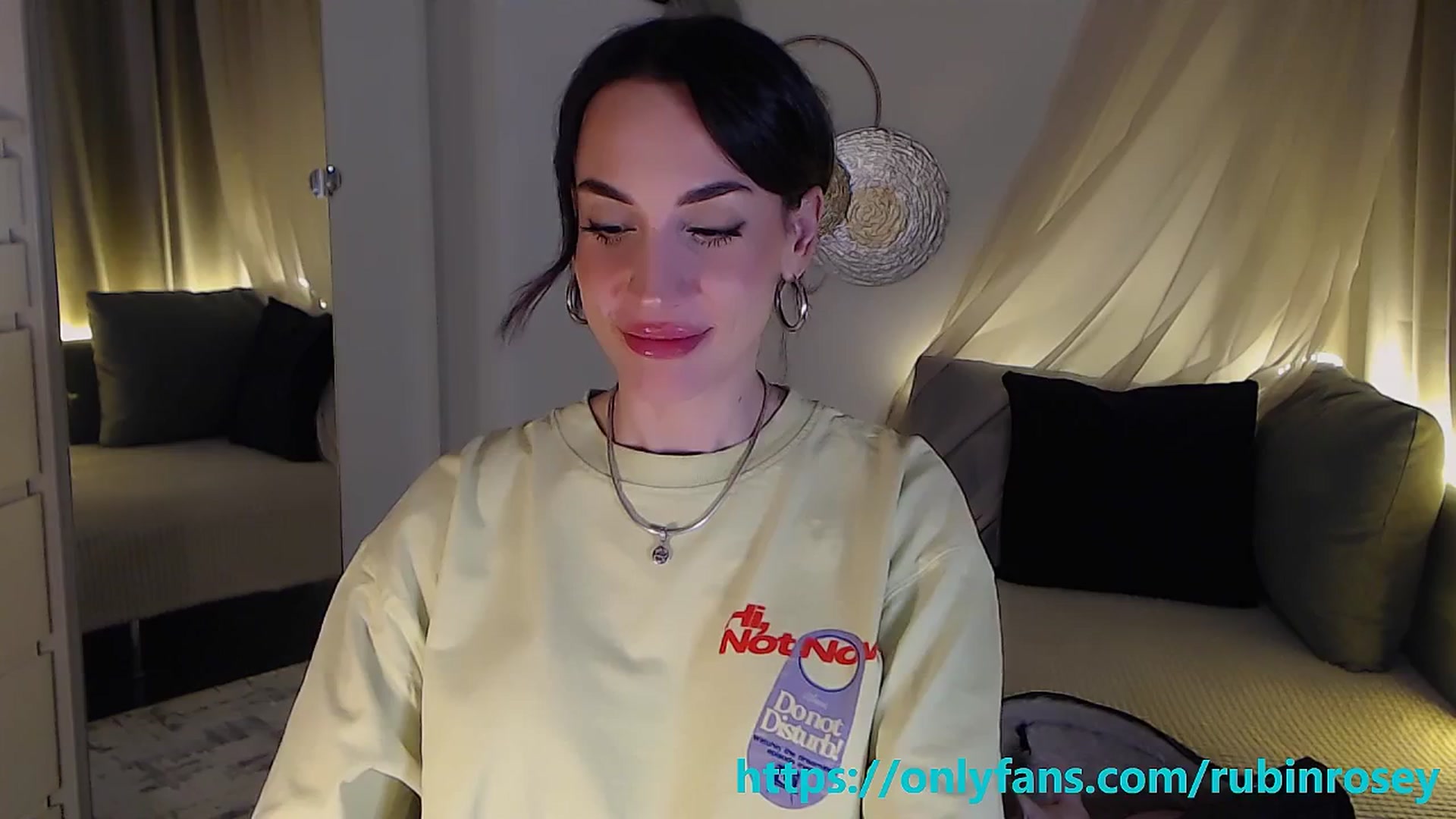 Gallery image thumbnail from RubinRosey's myfreecams stream on, 04/25/2026, 18:17 image 17 of 20