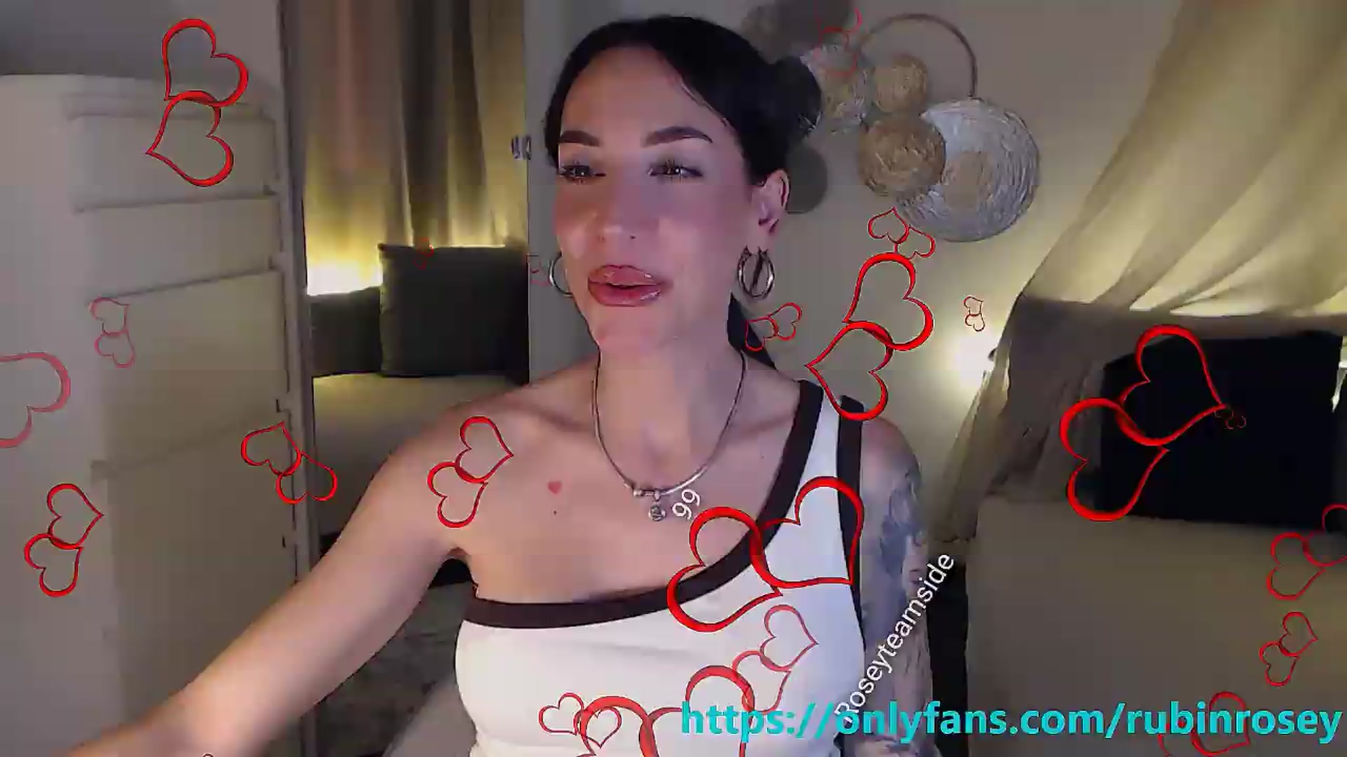 Gallery image thumbnail from RubinRosey's myfreecams stream on, 08/19/2026, 17:00 image 17 of 20