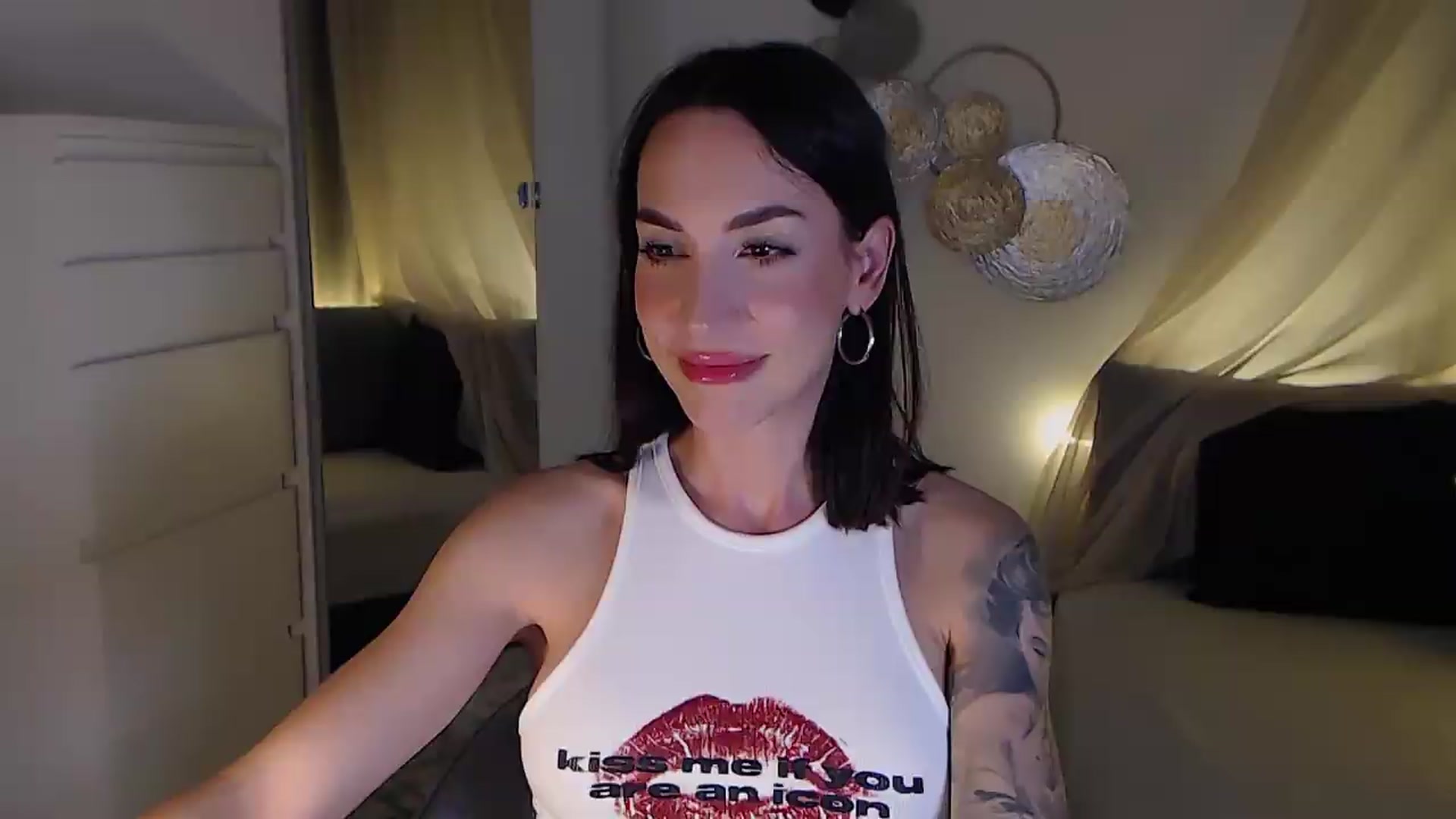 Gallery image thumbnail from RubinRosey's myfreecams stream on, 08/20/2026, 19:05 image 19 of 20