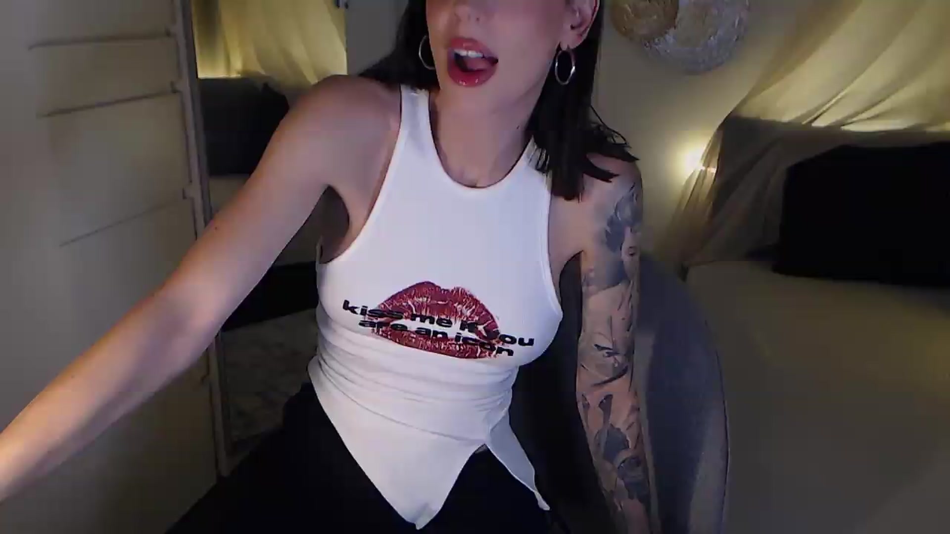 Gallery image thumbnail from RubinRosey's myfreecams stream on, 08/20/2026, 19:05 image 6 of 20