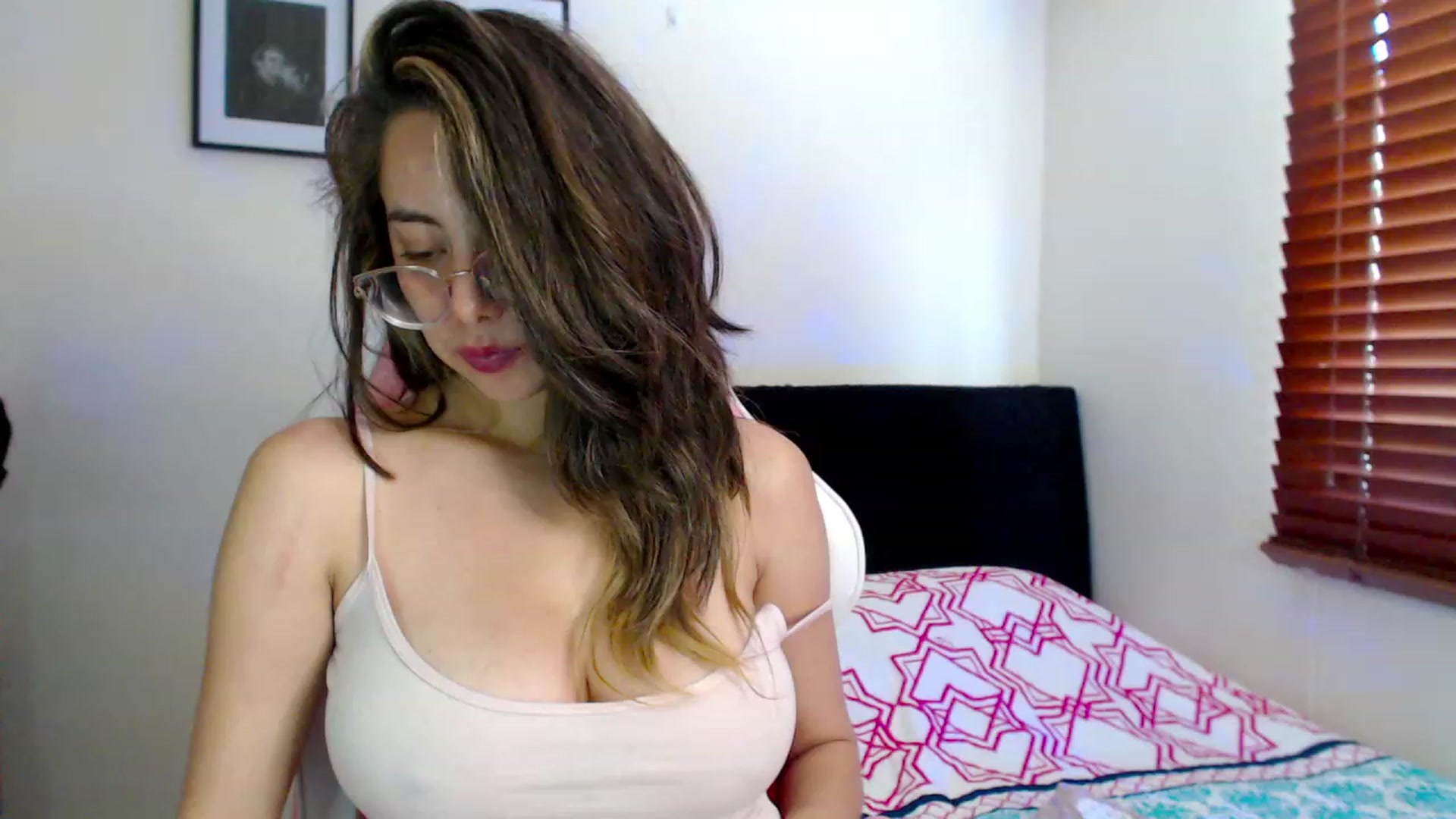 Gallery image thumbnail from RubyJane_'s myfreecams stream on, 10/07/2023, 17:05 image 16 of 20